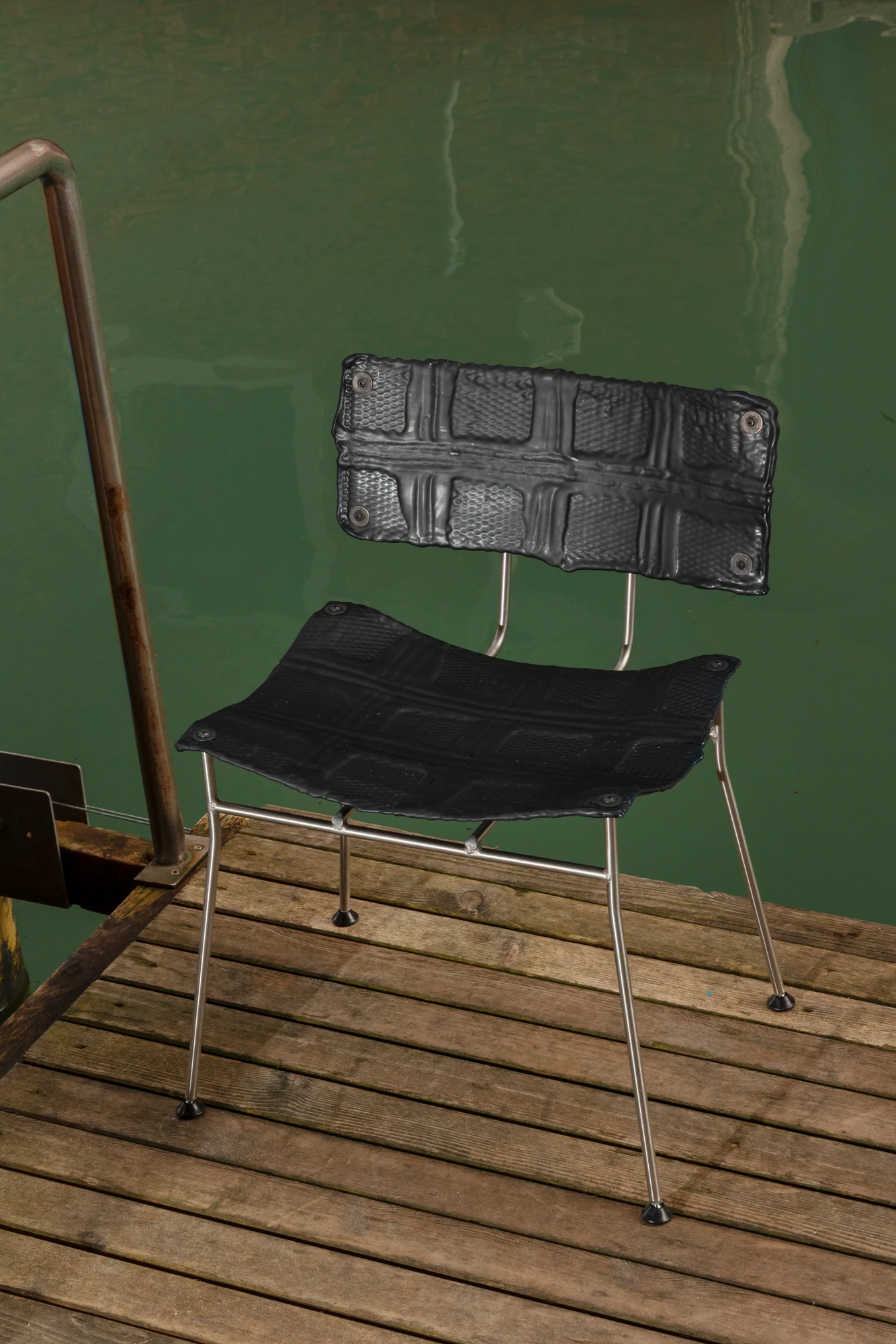 XR Mesh Chair (matt black)
