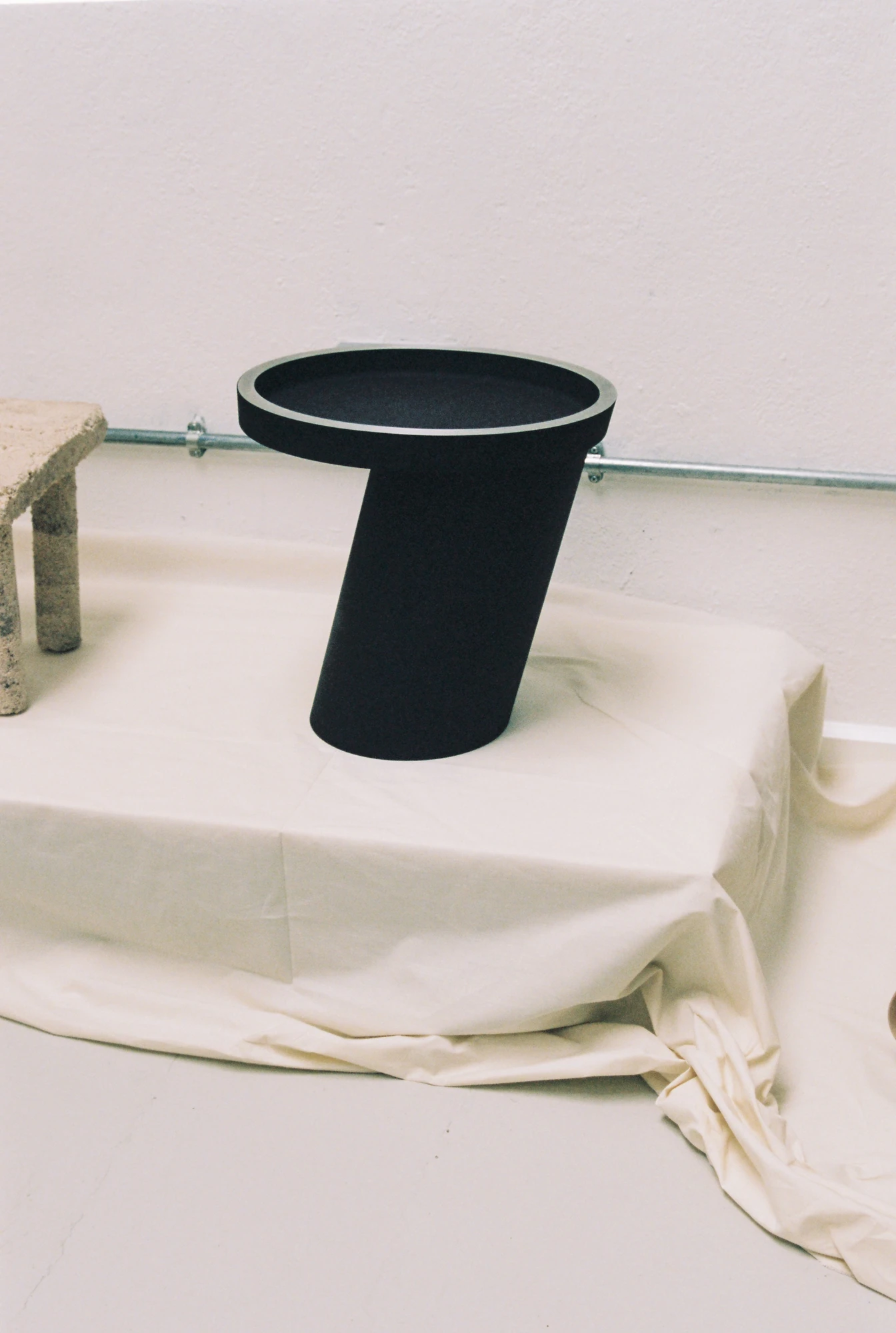 Snoopy Table (black)