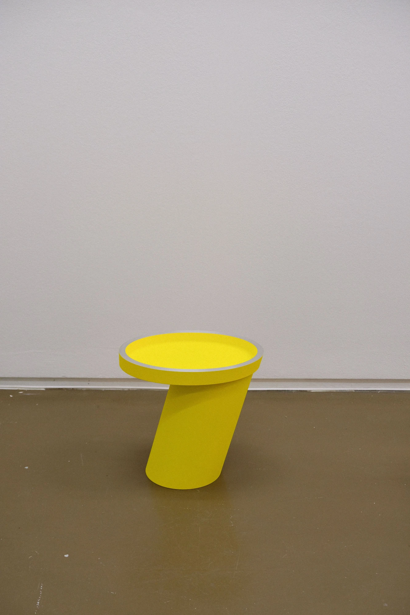 Snoopy Table (canary yellow)