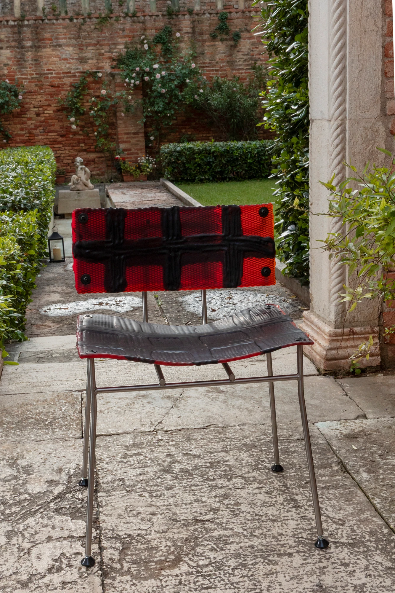 XR Mesh Chair (red)