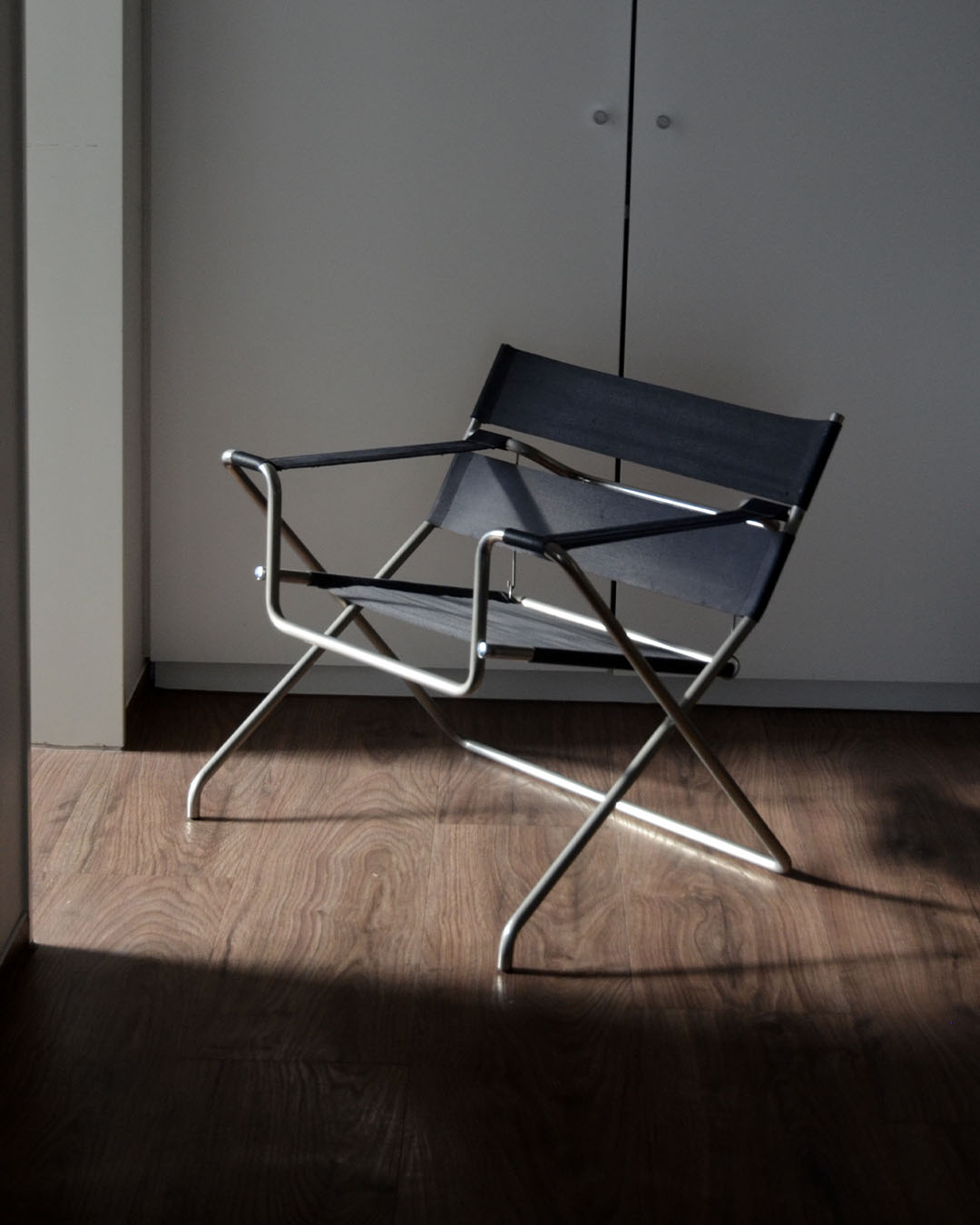 D4 chair