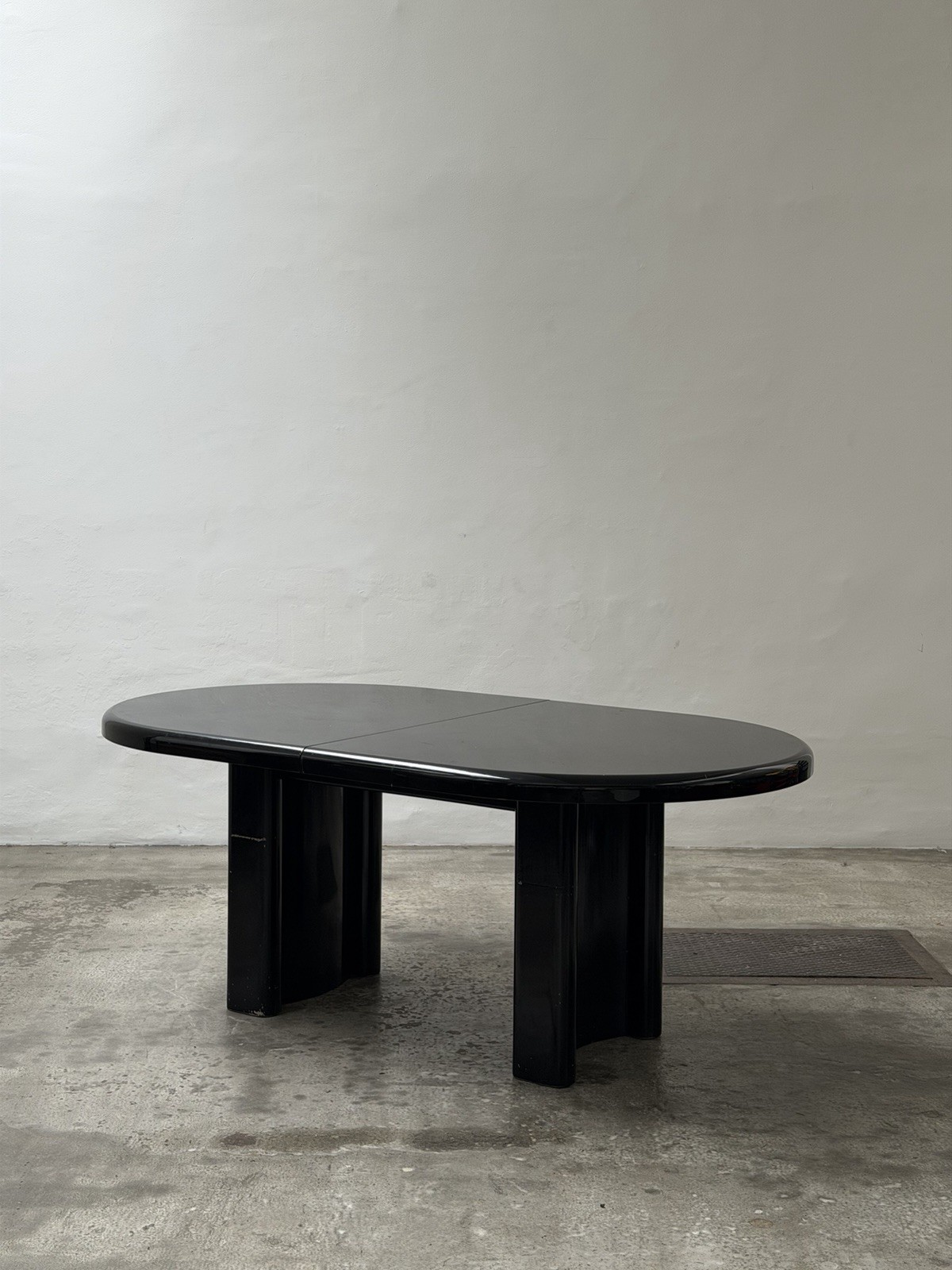 Unknown, Extendable Black Gloss Laquer Dining Table thumbnail 4