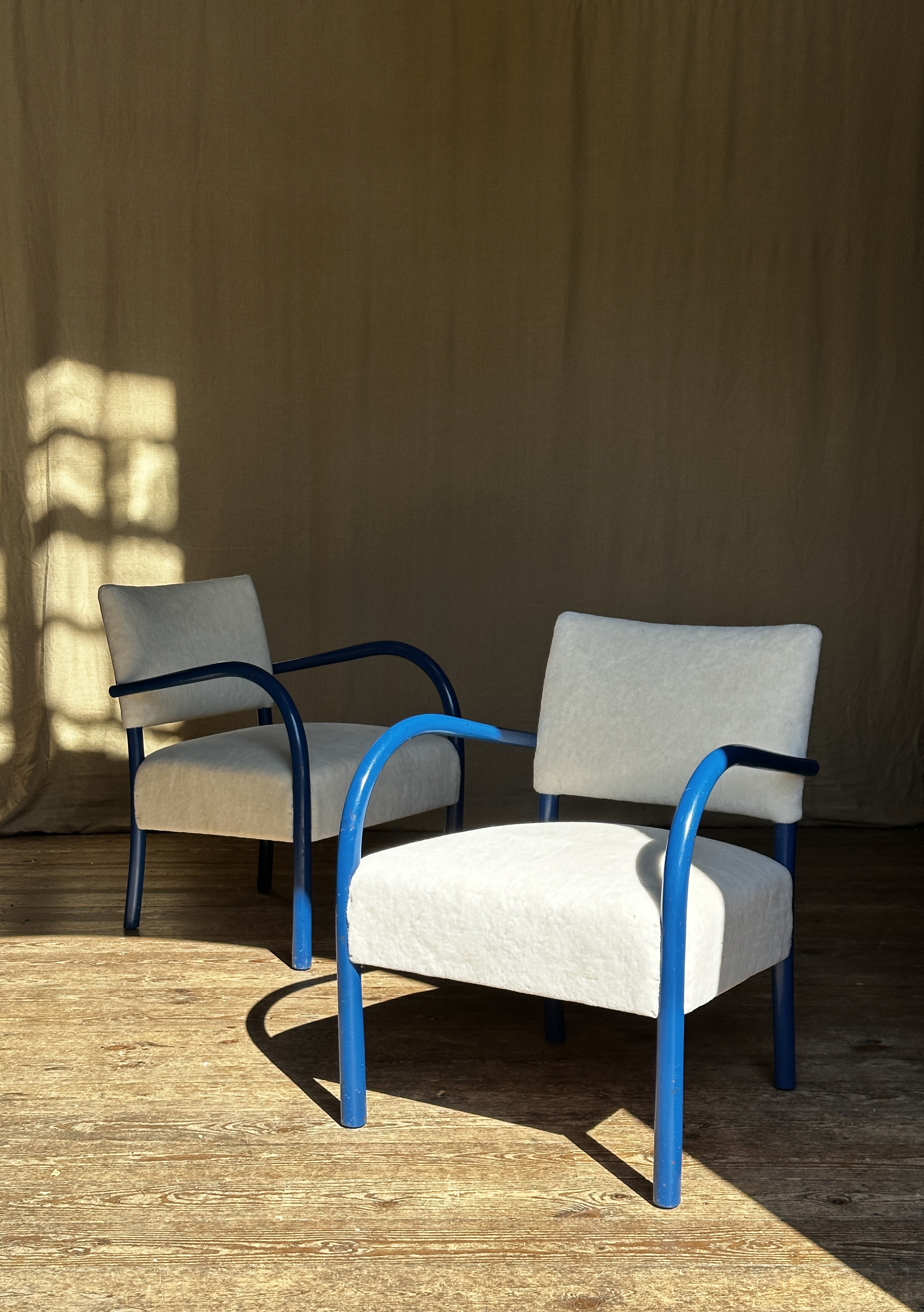 A Pair of 'MODEL 1459' Armchairs image 4