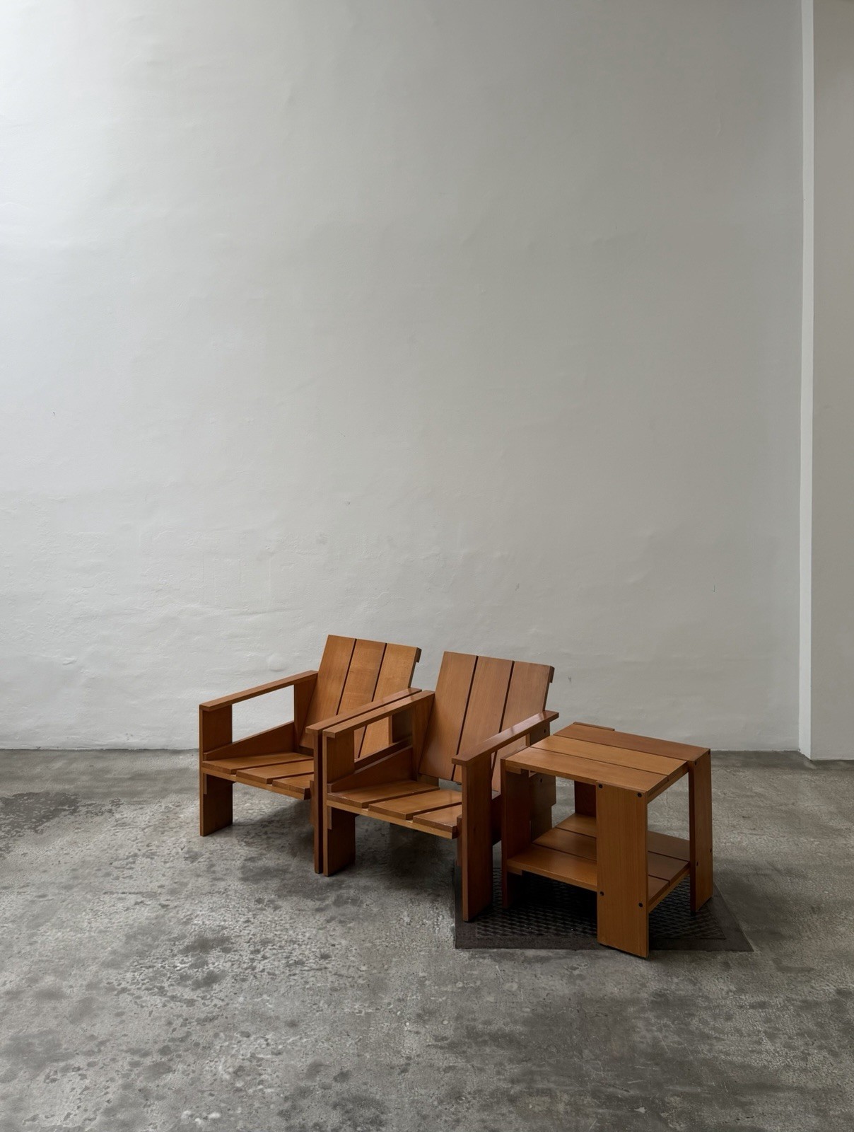 Gerrit Rietveld, Crate Chairs And Table, Cassina thumbnail 3