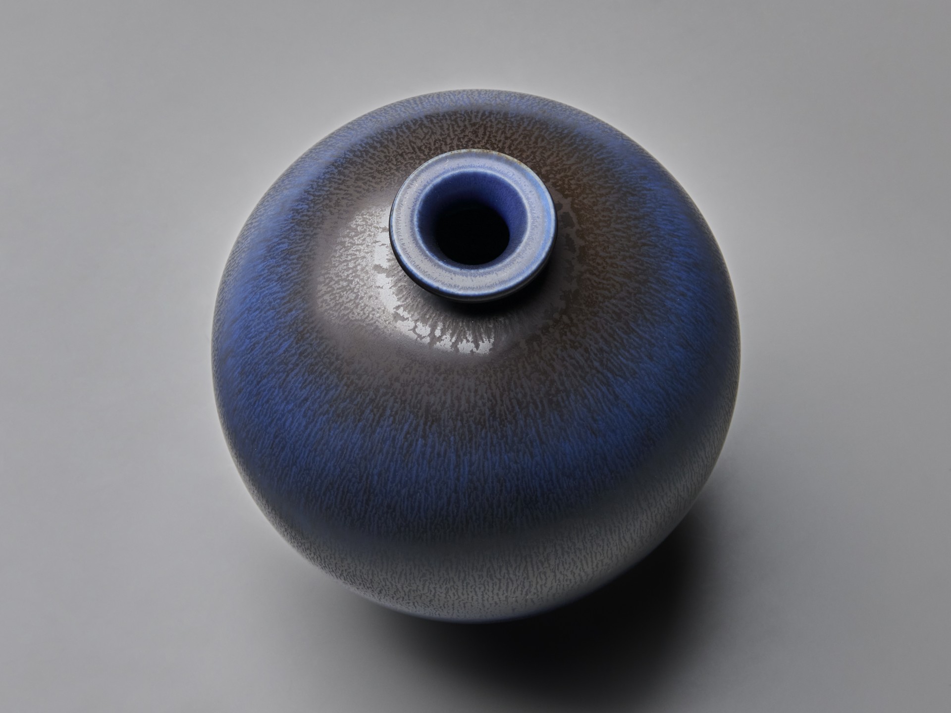 Group of Three Large Vases image 5