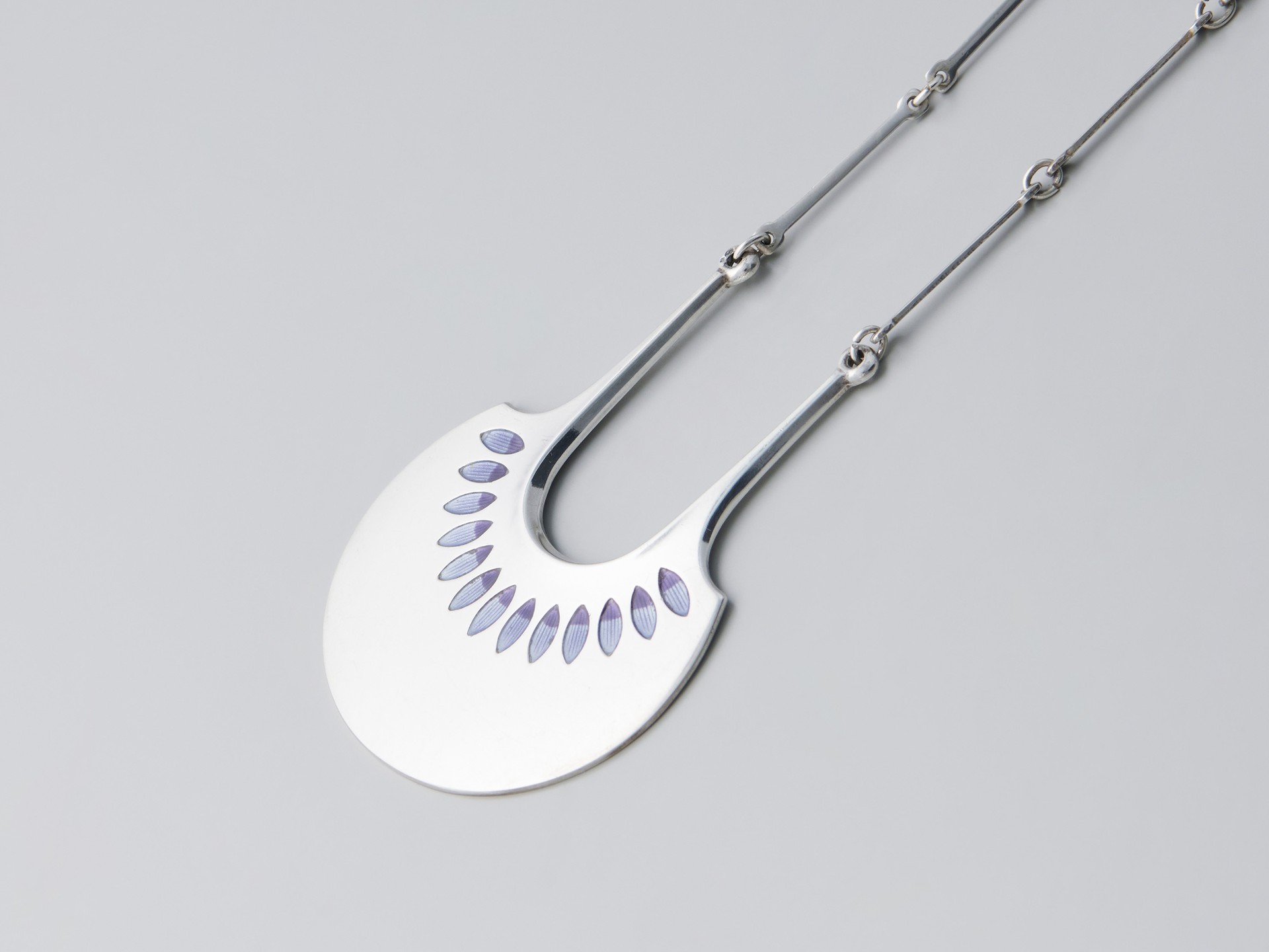 Necklace image 3