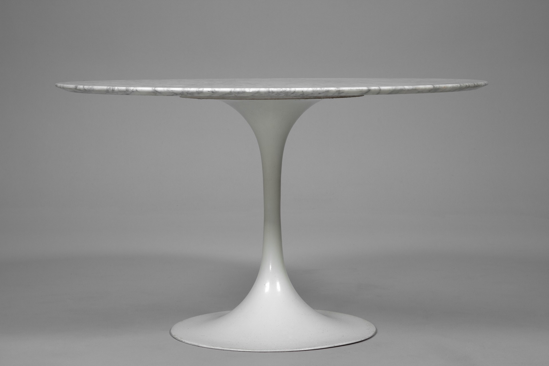 Tulip Table image 2