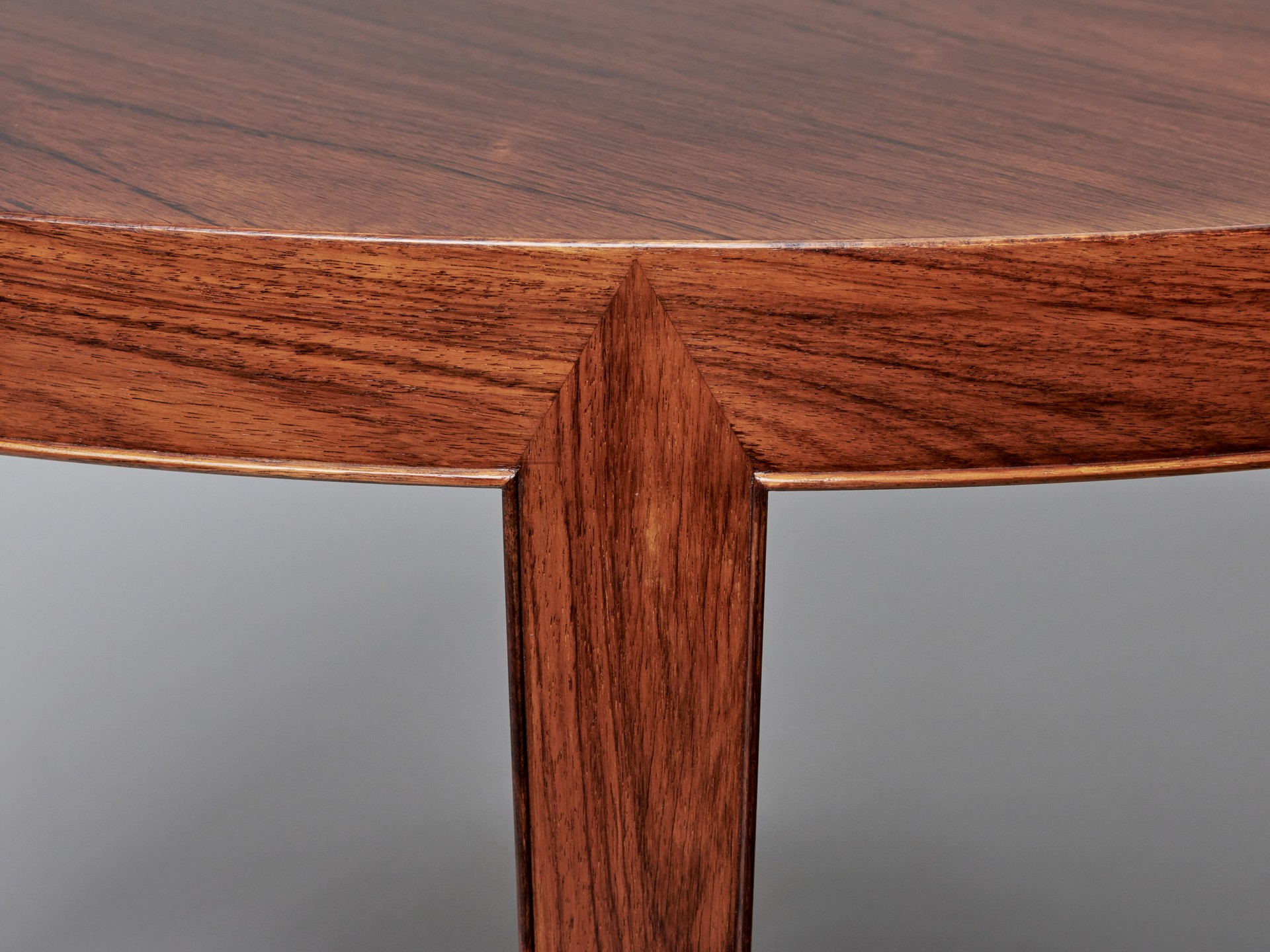 Extendable Dining Table image 6