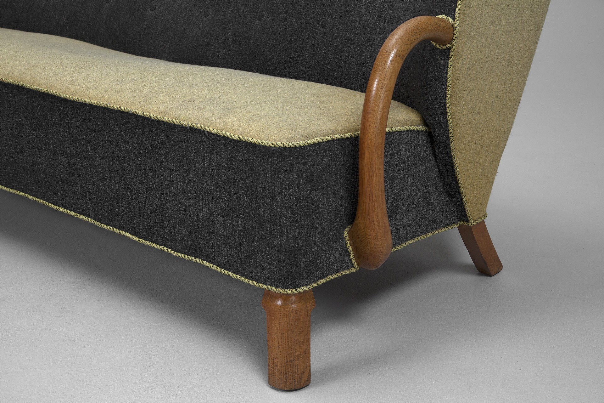 Sofa image 4