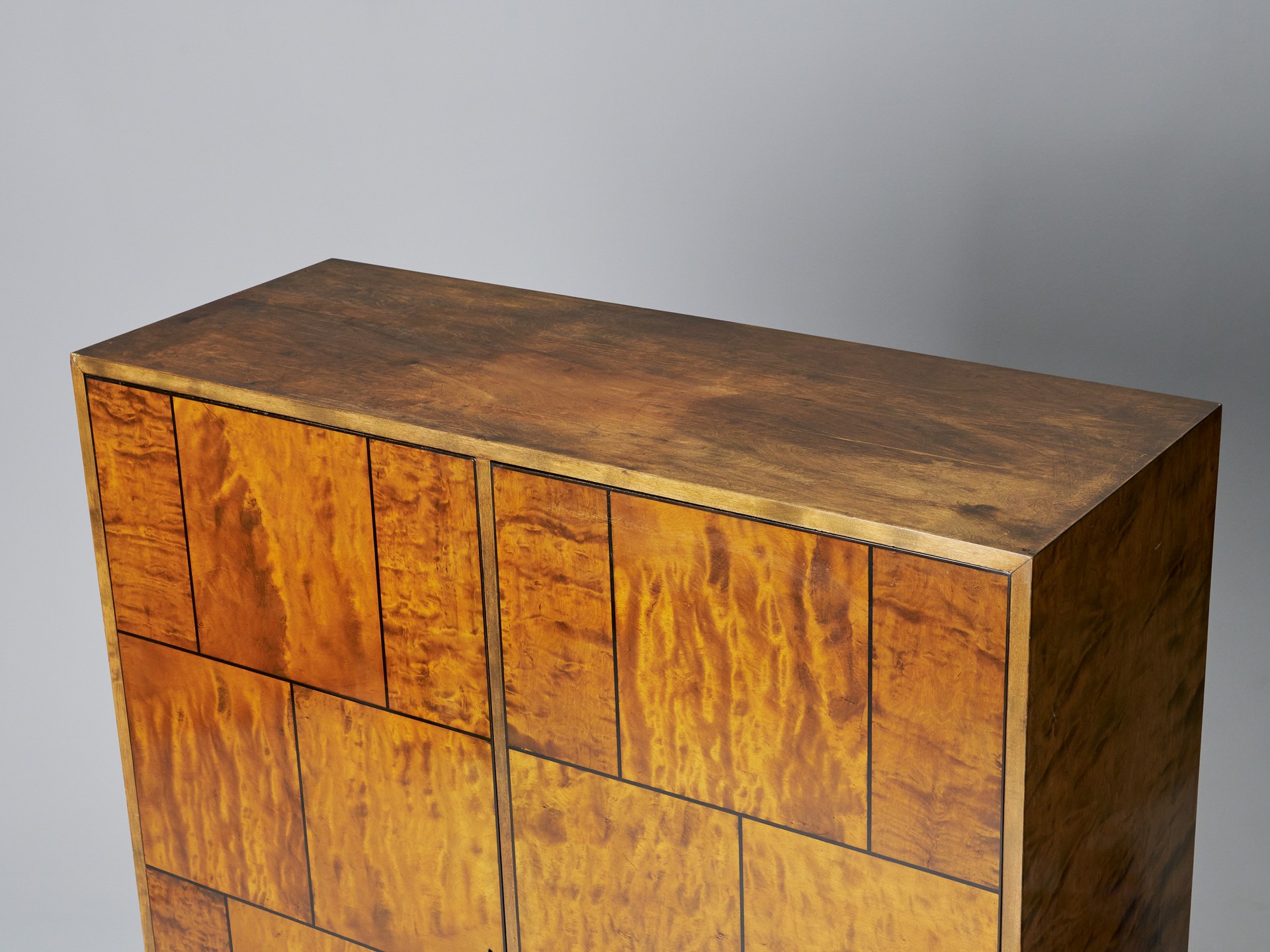 Swedish Grace Cabinet image 6