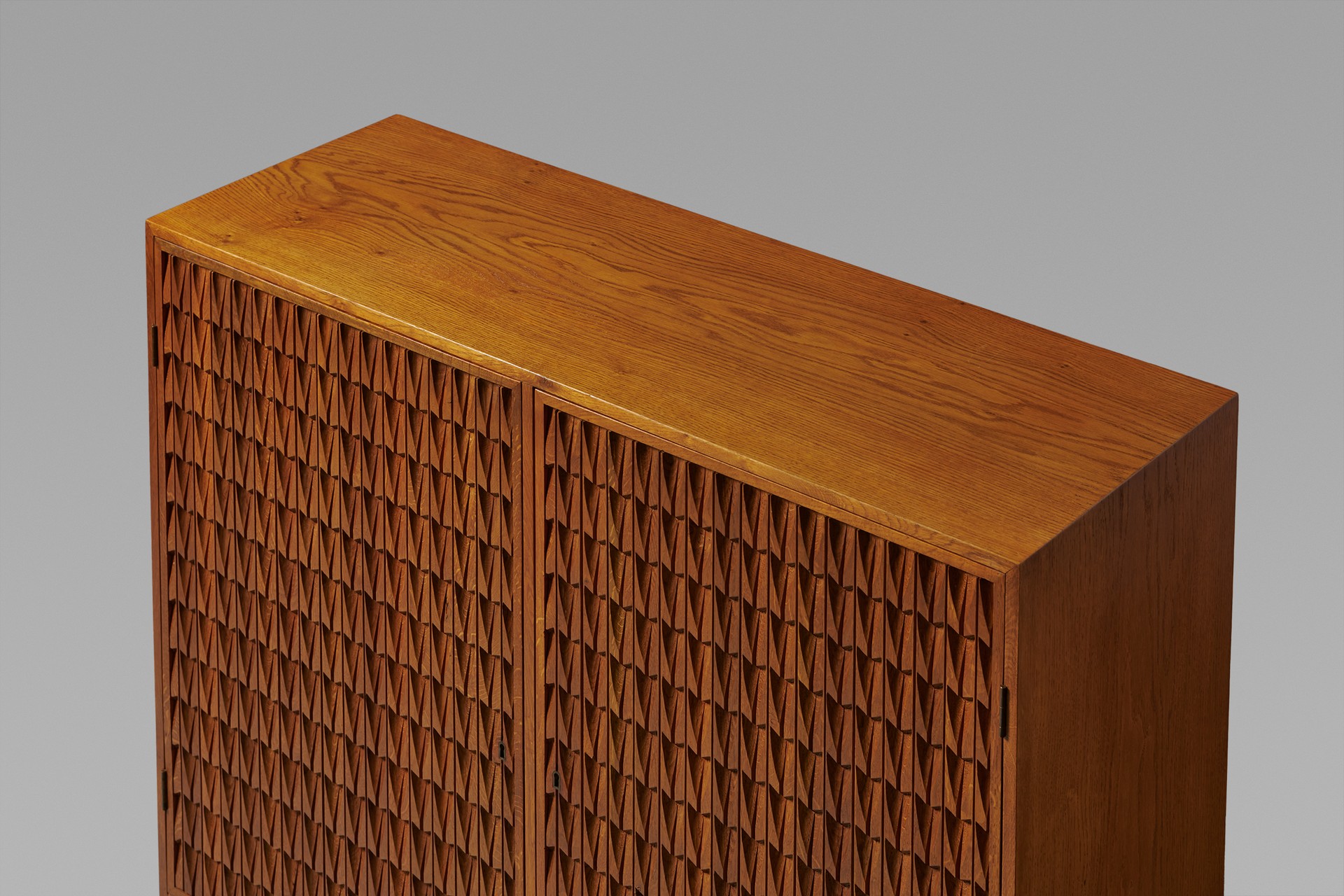 Rare "Crocodile" Cabinet image 6