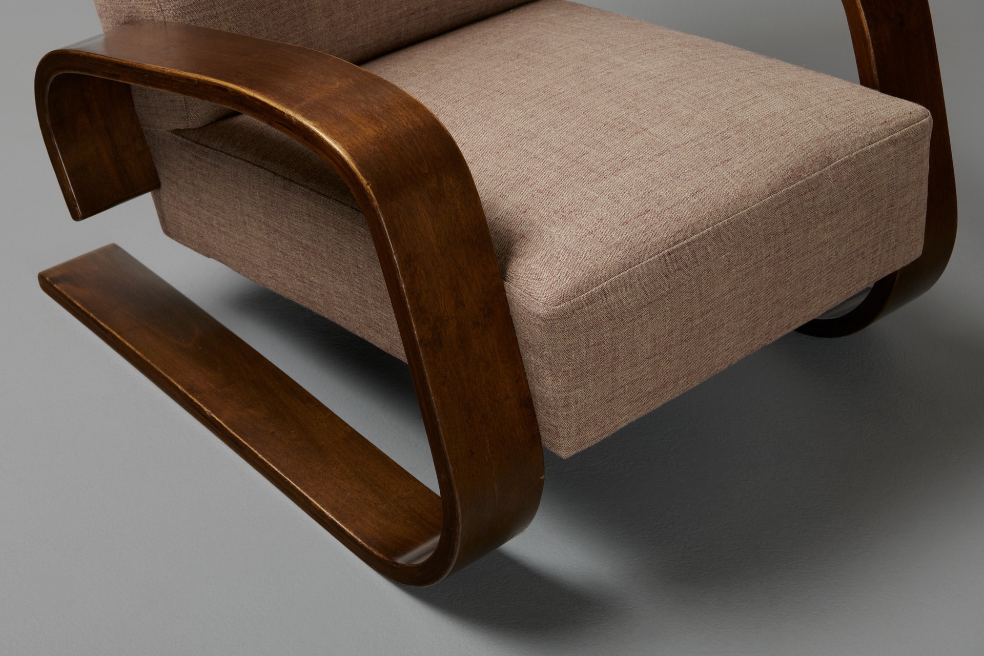 High Back 'Tank' Armchair, model no. 38 image 5