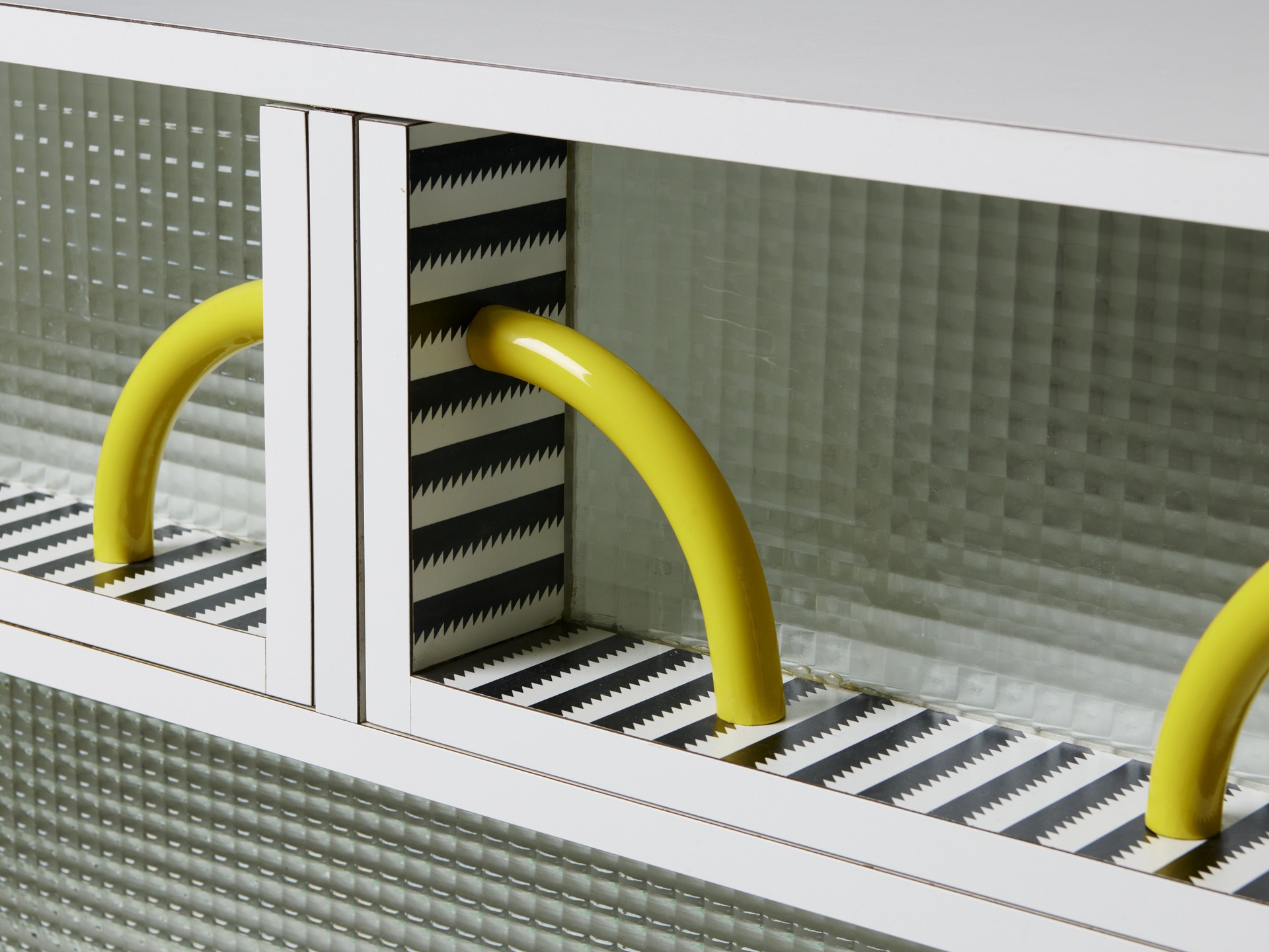 'Atlantic' Chest of Drawers image 5