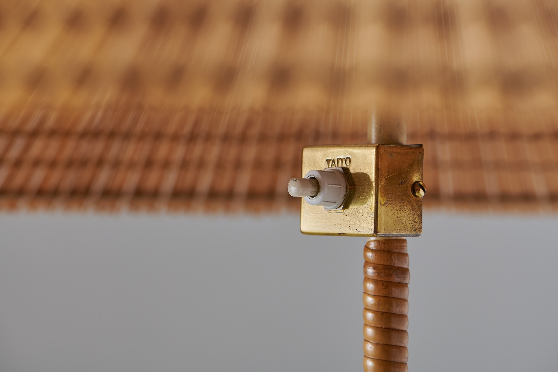 Pair of 'Chinese Hat' Floor Lamps, Model no. 9602 image 4