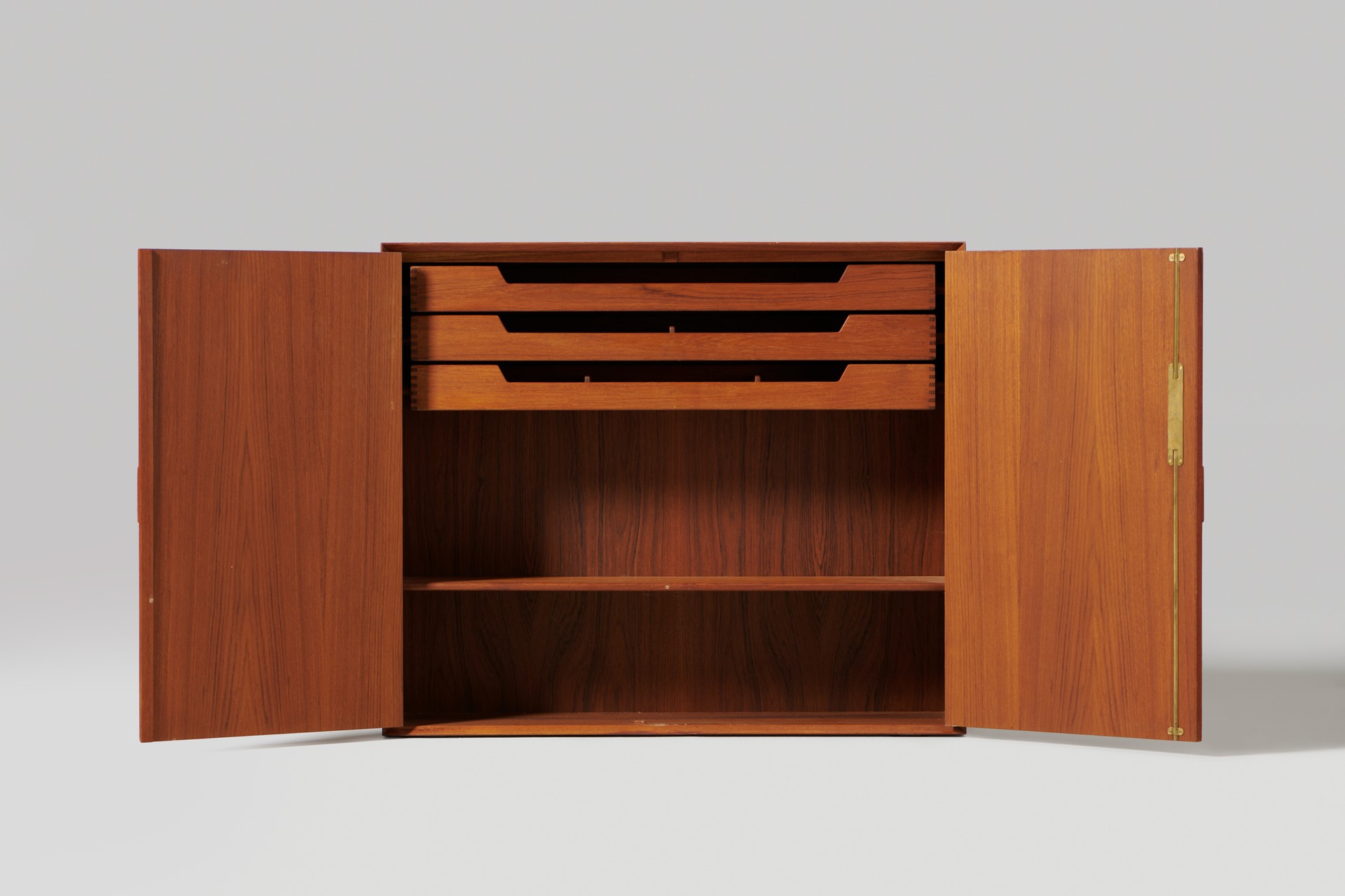 Shallow Cabinet image 3