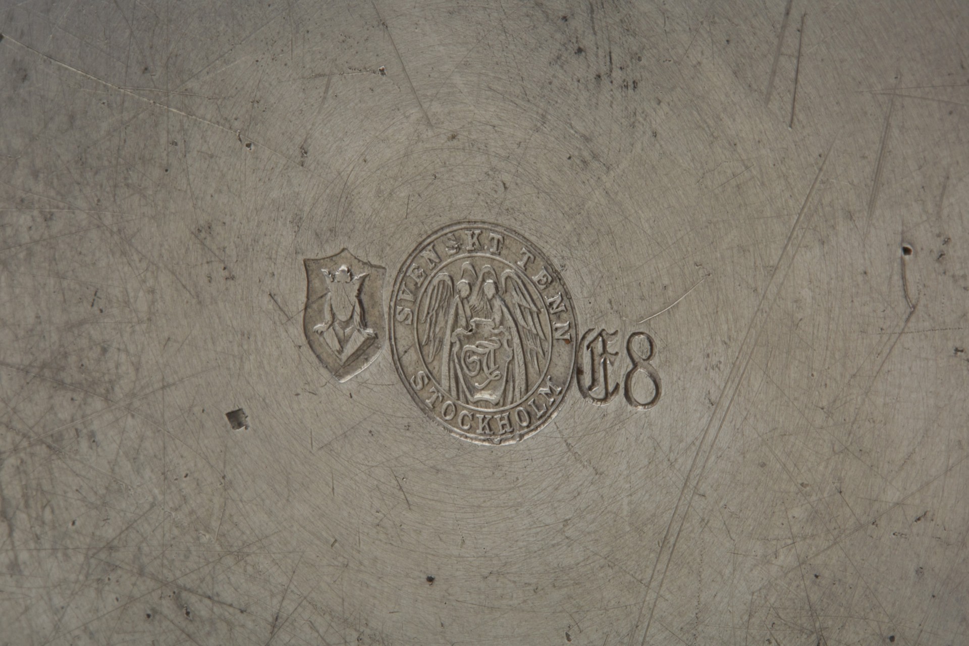 Cylindrical Vessel with Cover image 3