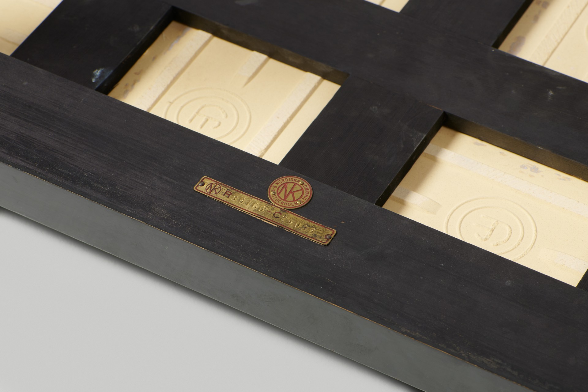 Neoclassical Table image 8