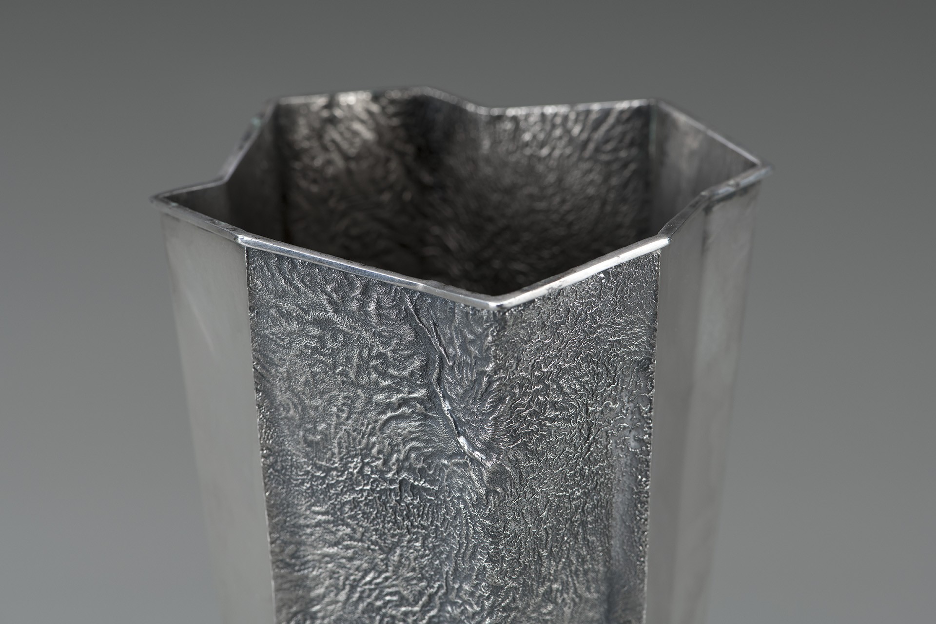 Silver Vase Model no. TW 226 image 4