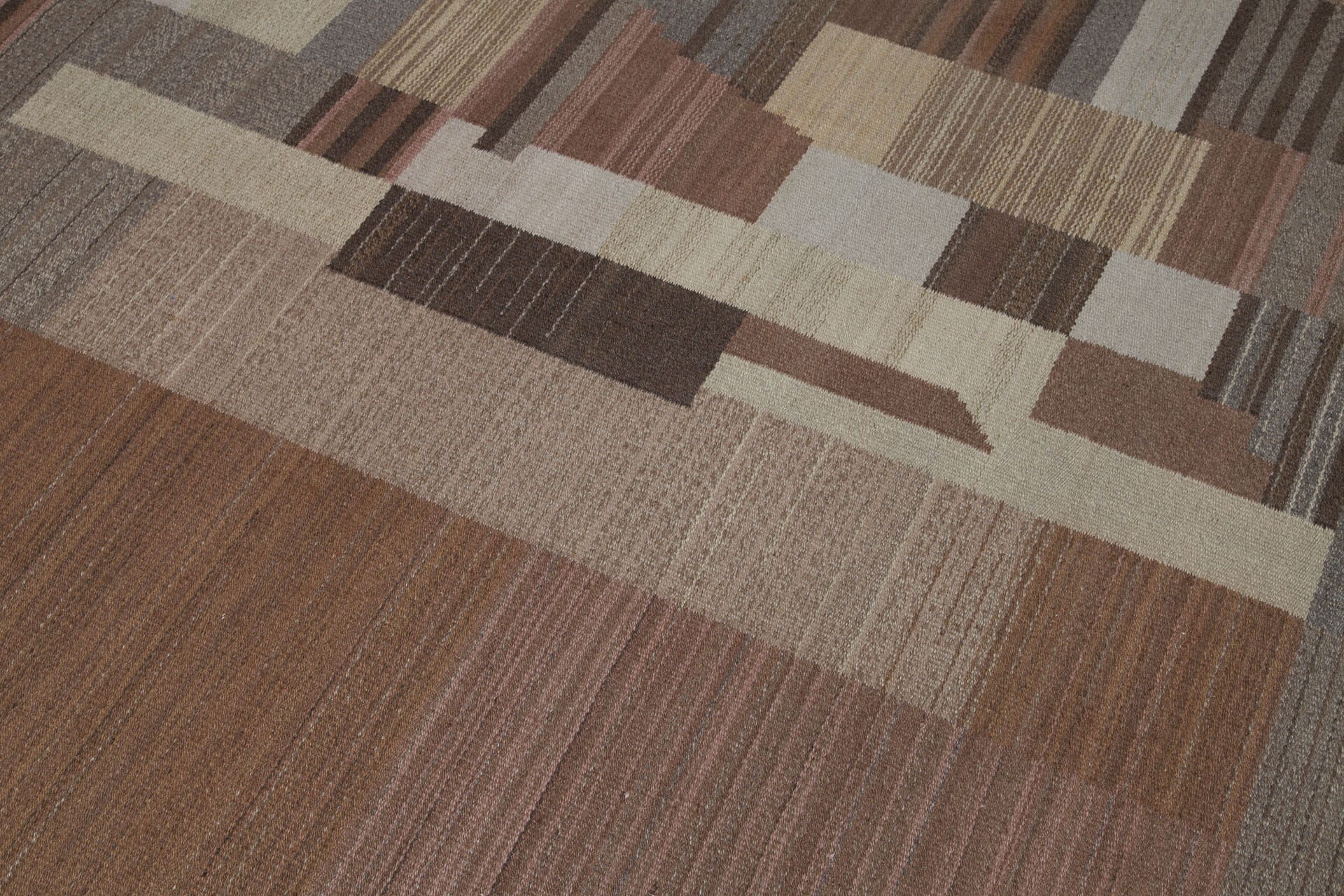 Finnish Art Deco Carpet image 3