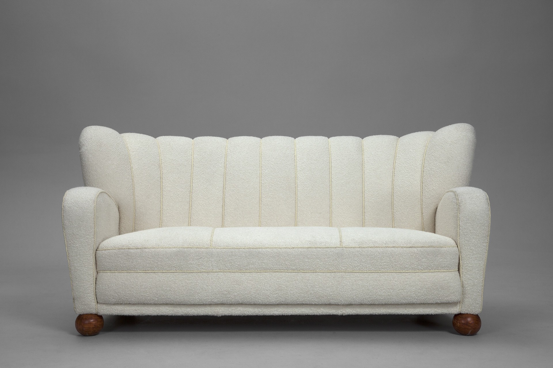 Sofa image 2