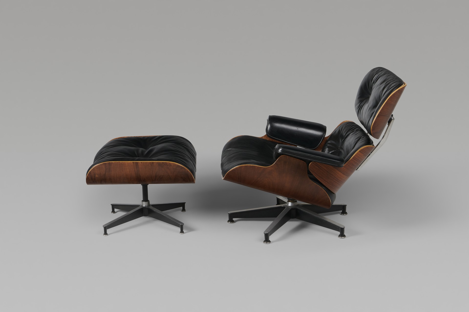 Lounge chair and Ottoman image 3