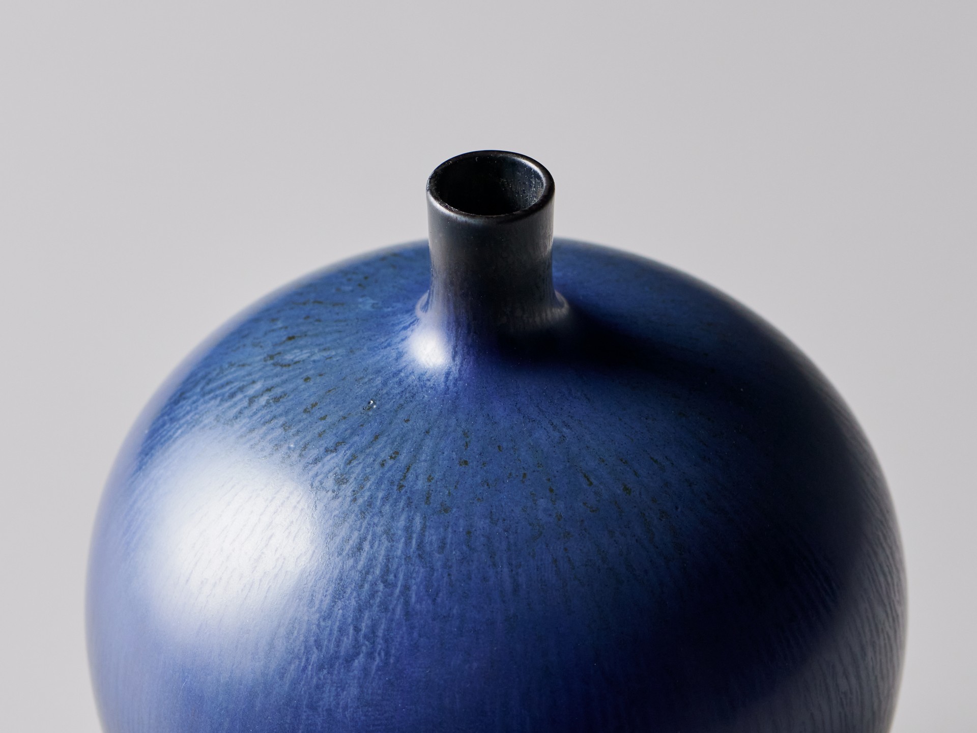Set of Three Vases image 6