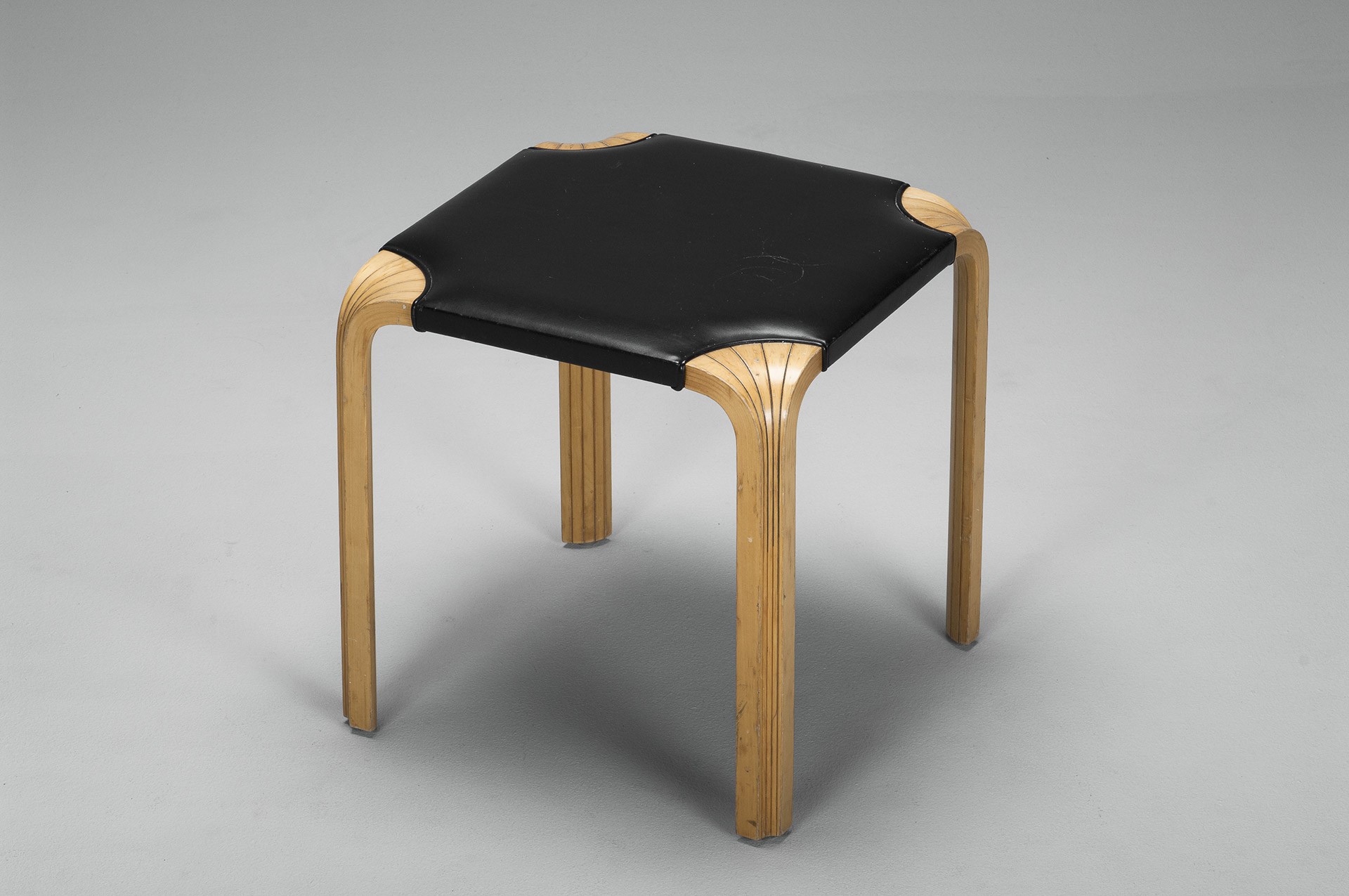 Fan Leg Stool, Model no. X601