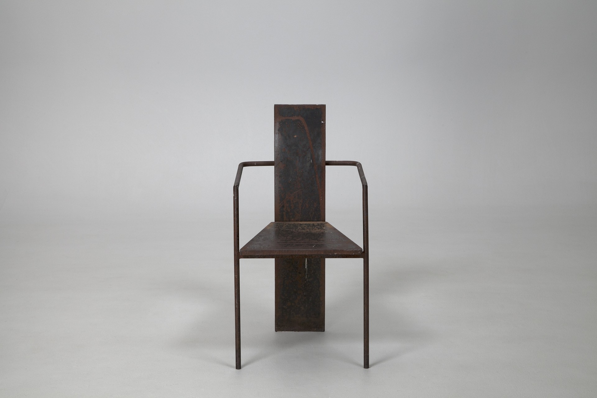 'Iron Concrete' Chair image 3