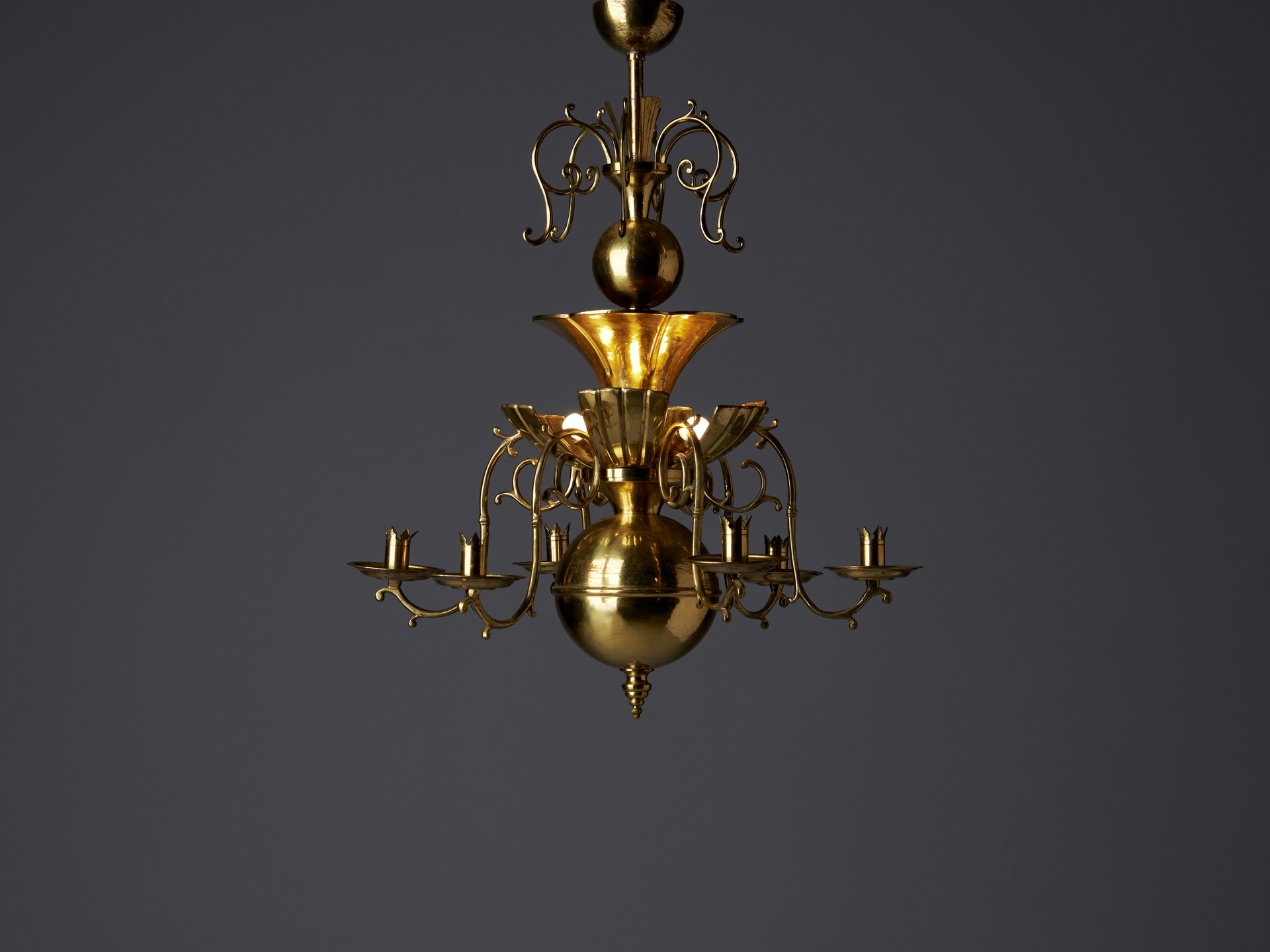 Chandelier image 2
