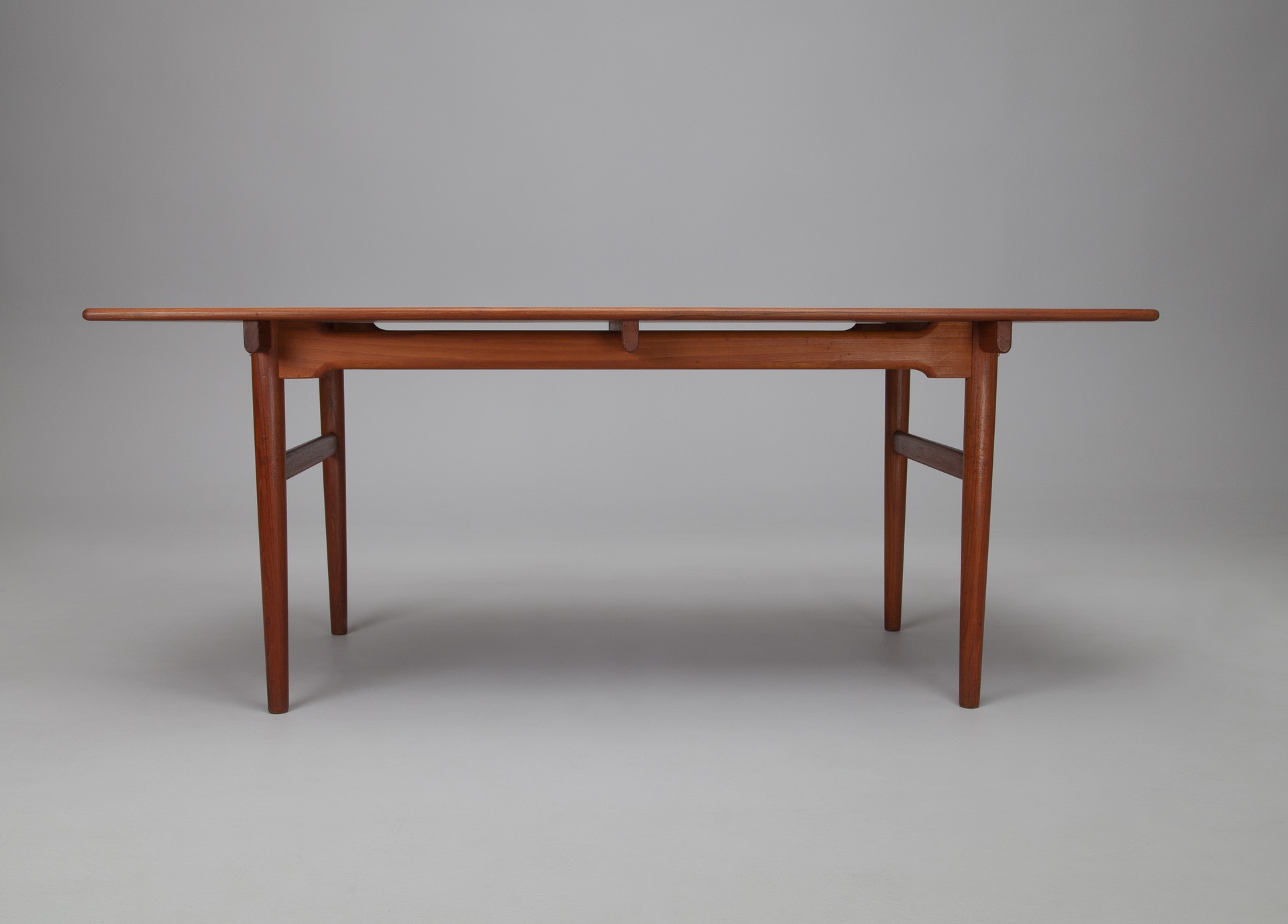 Dining Table image 2