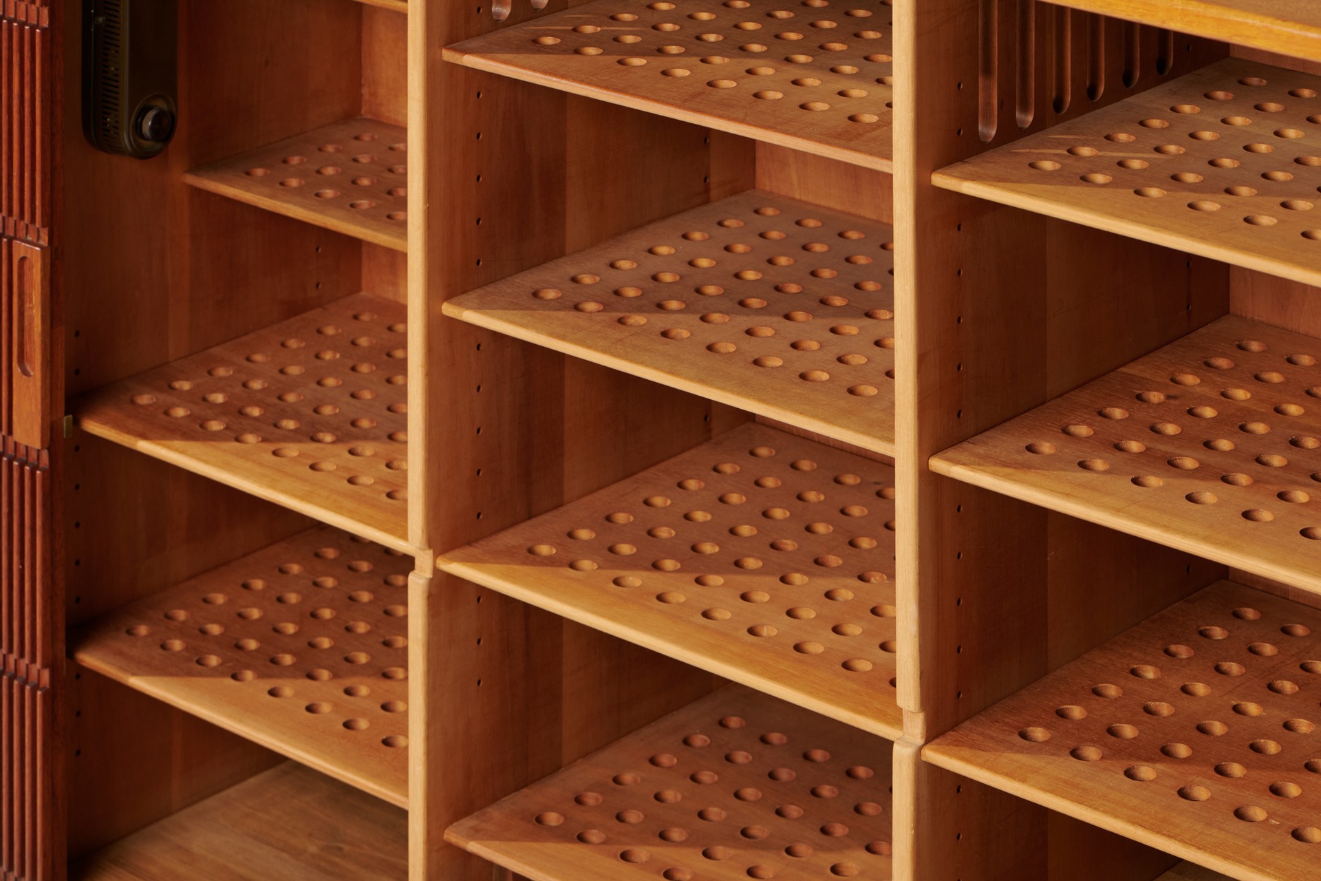 Cabinet (Humidor) image 5