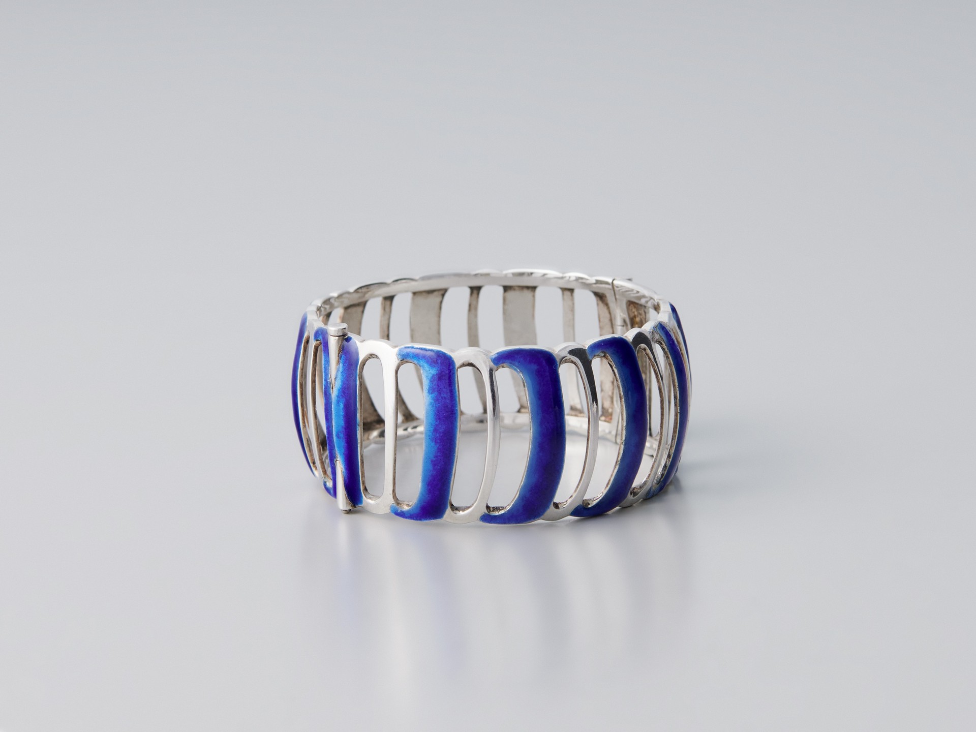 Bracelet Ring and Earrings image 2