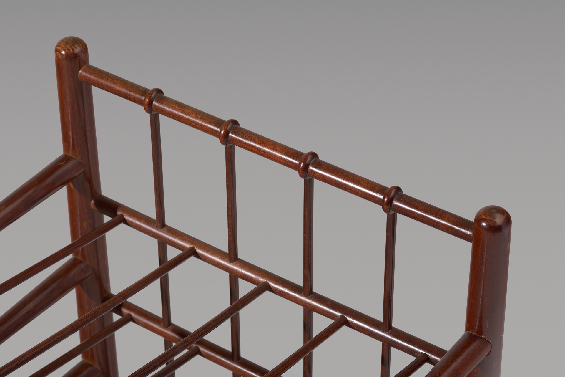 Magazine Stand image 3
