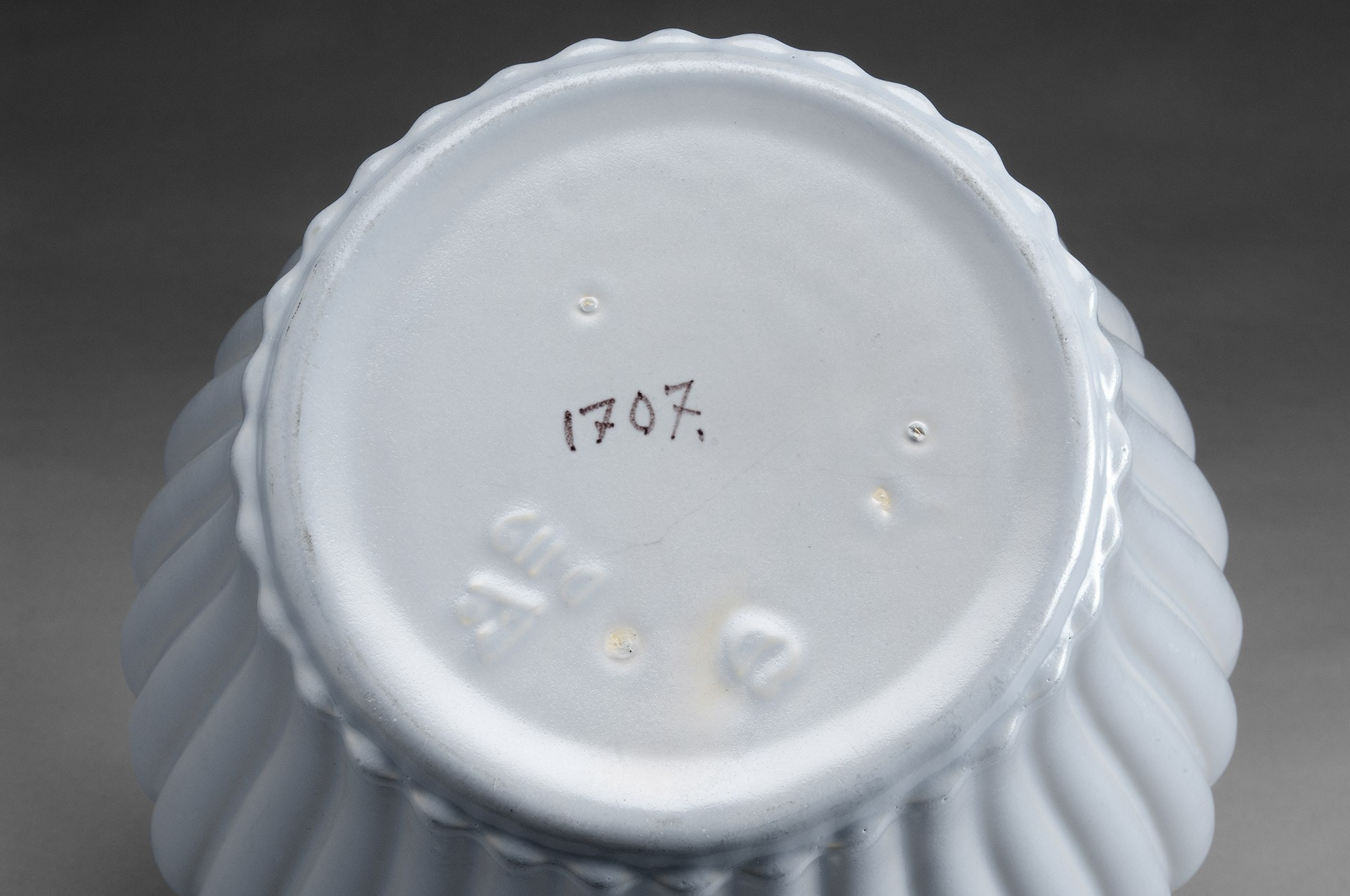 Vase image 2