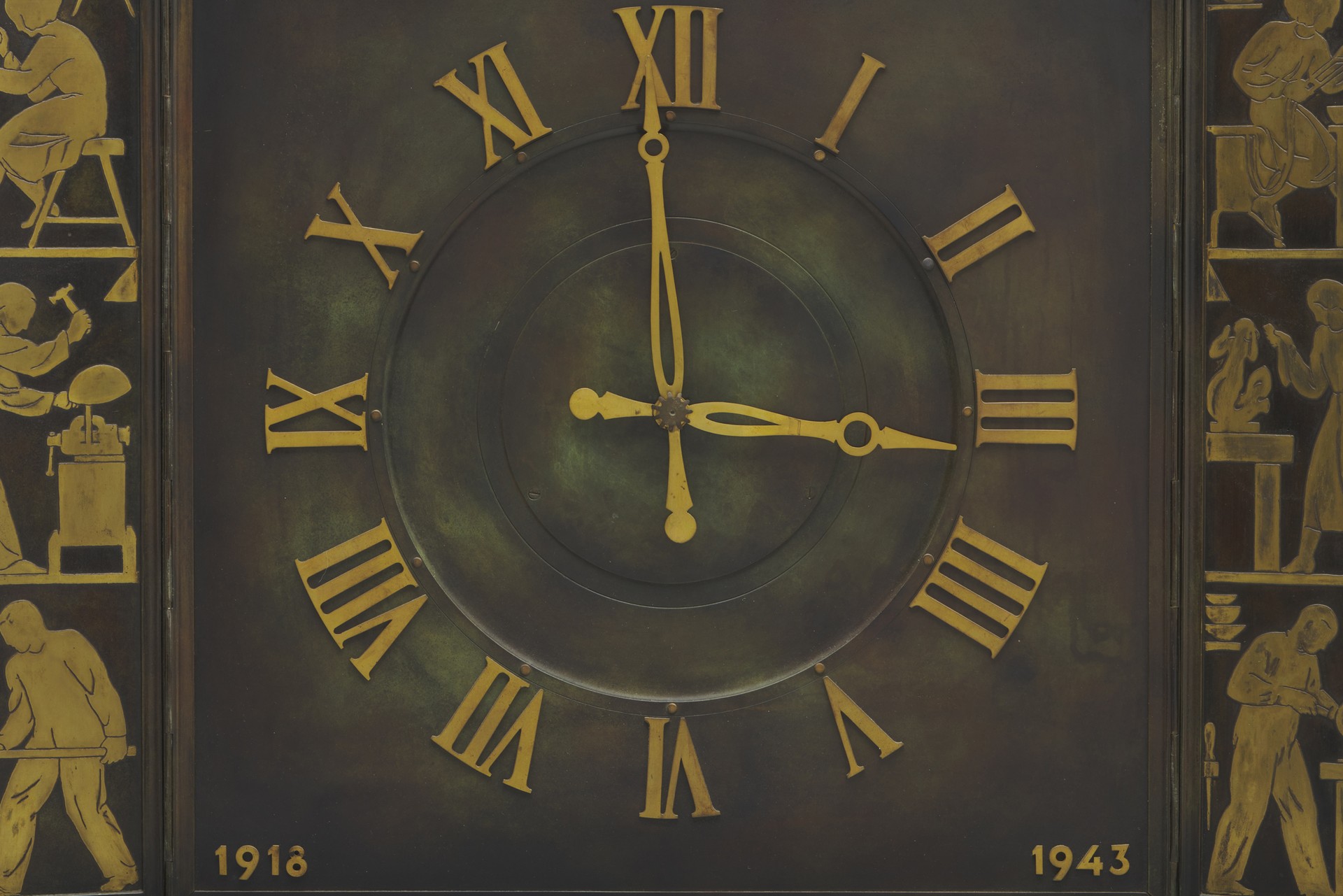 Large Unique Table/Wall Clock image 2