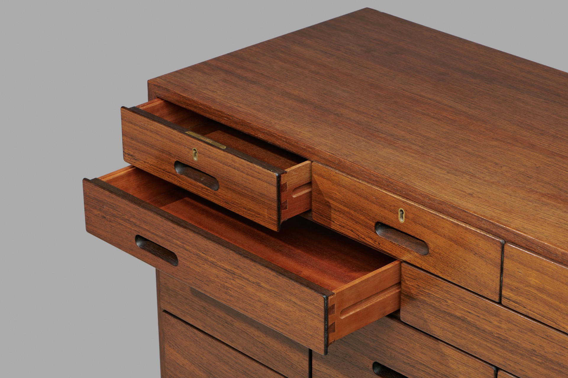 Chest of Drawers image 4