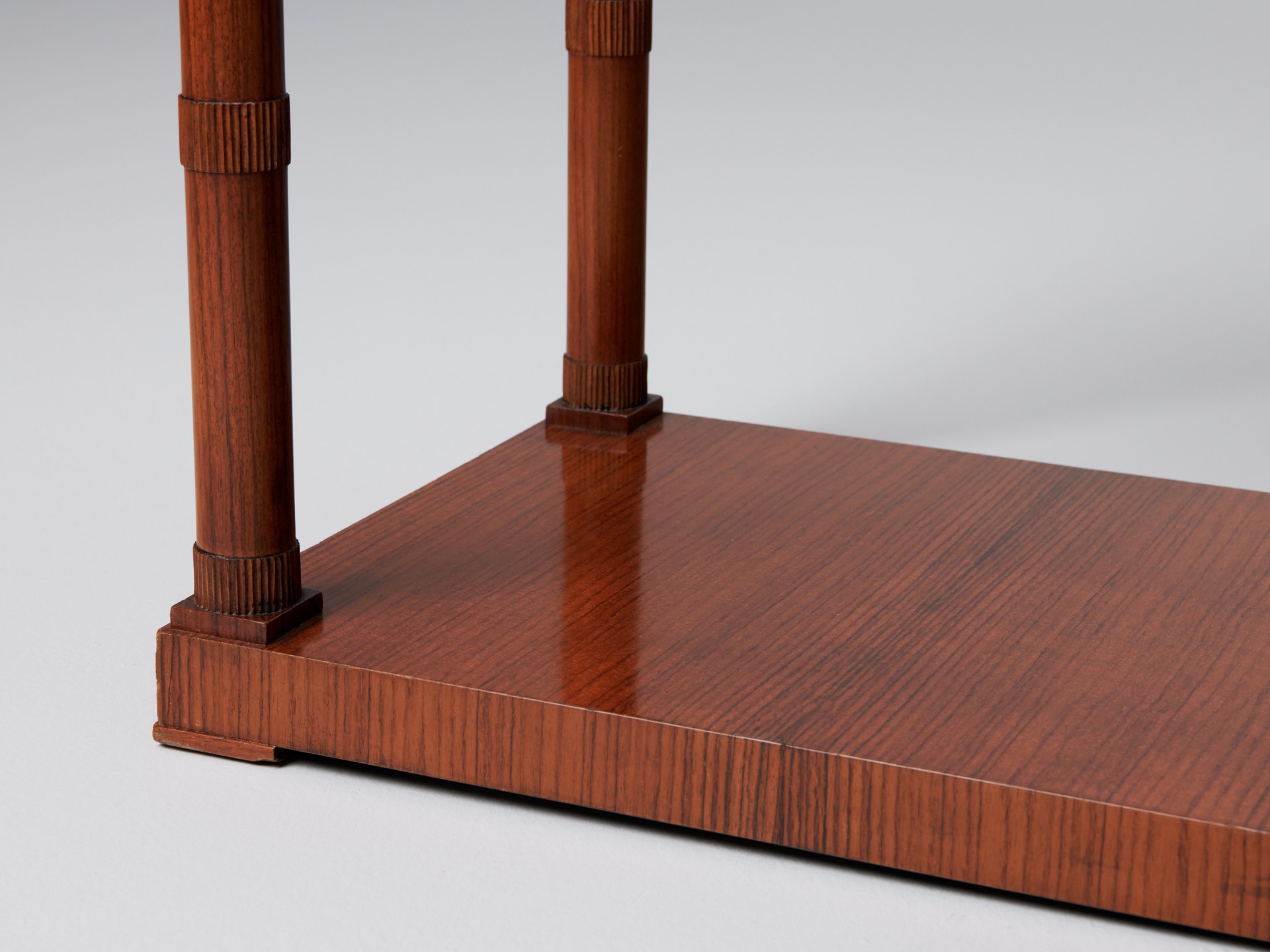 'Caesar' Console image 5