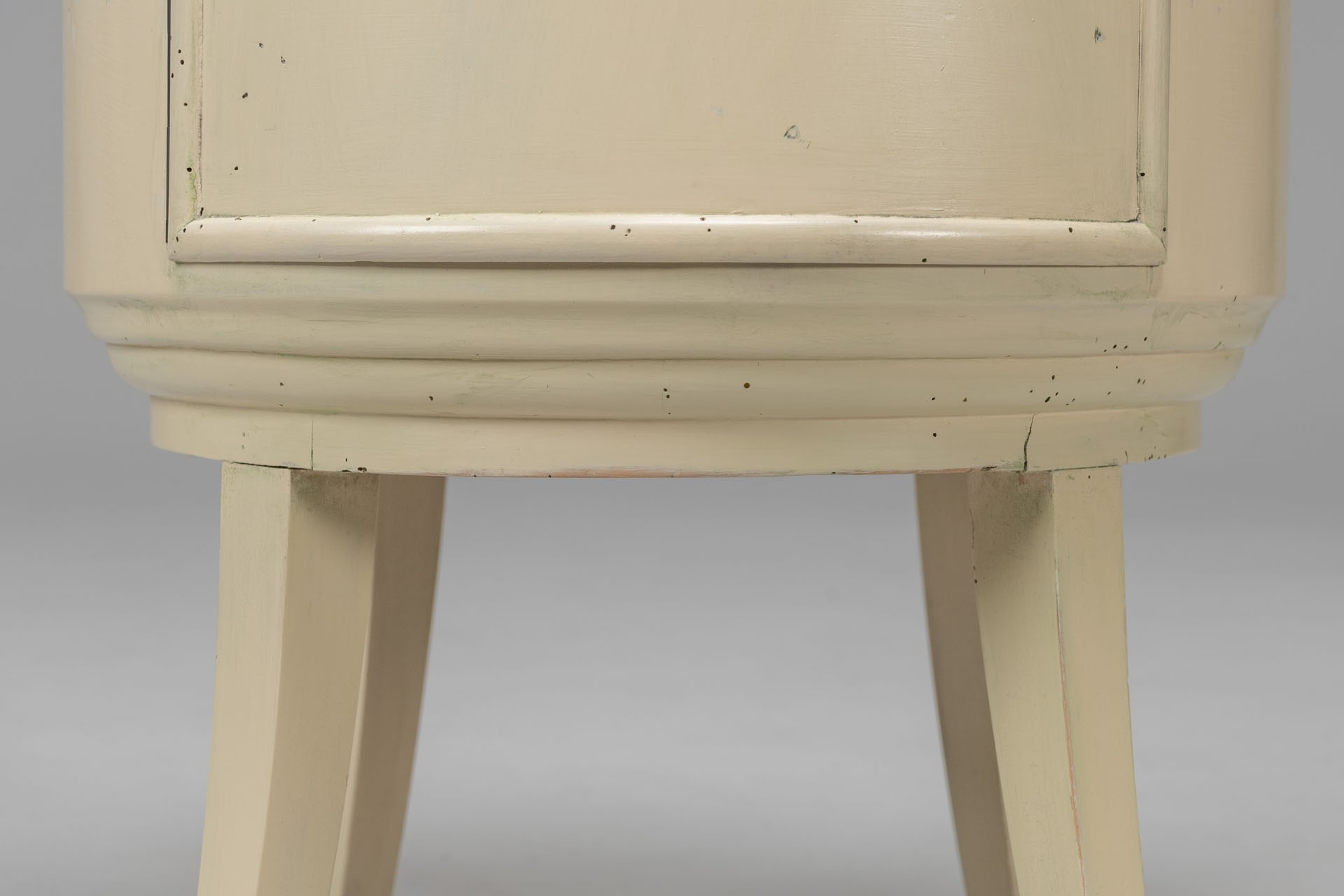 Pair of Bedside Cabinets image 6
