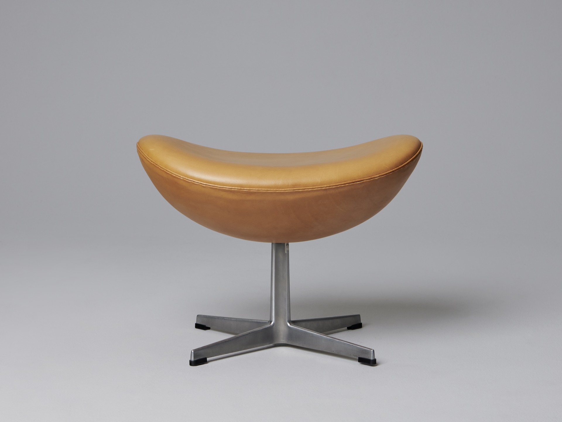 'Egg' Stool image 2