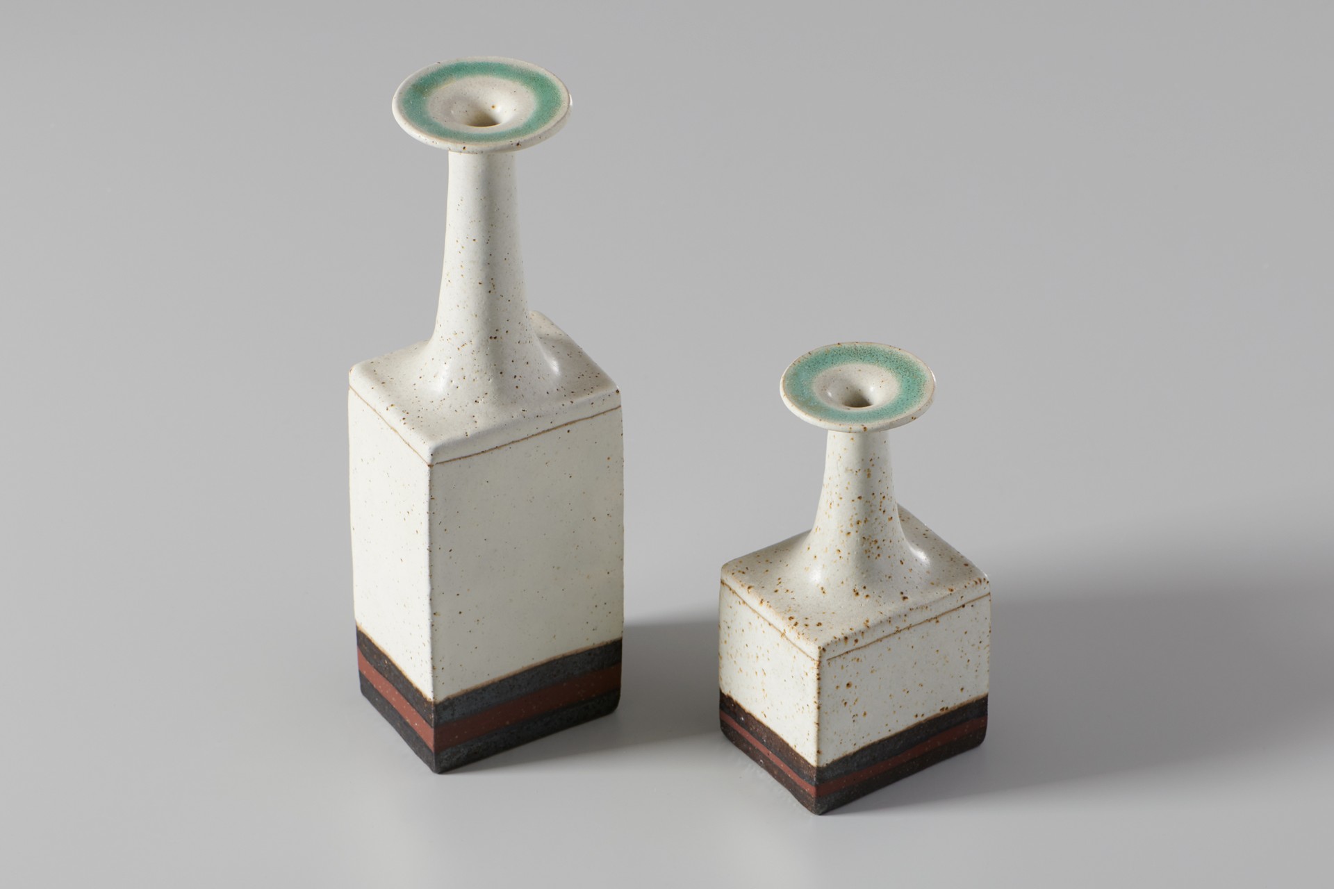Set of 2 Vases image 2