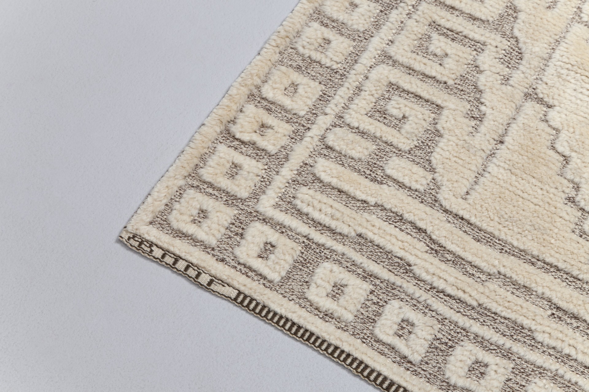 'Vita Spetsporten (The Gothic Portal)' Carpet image 4