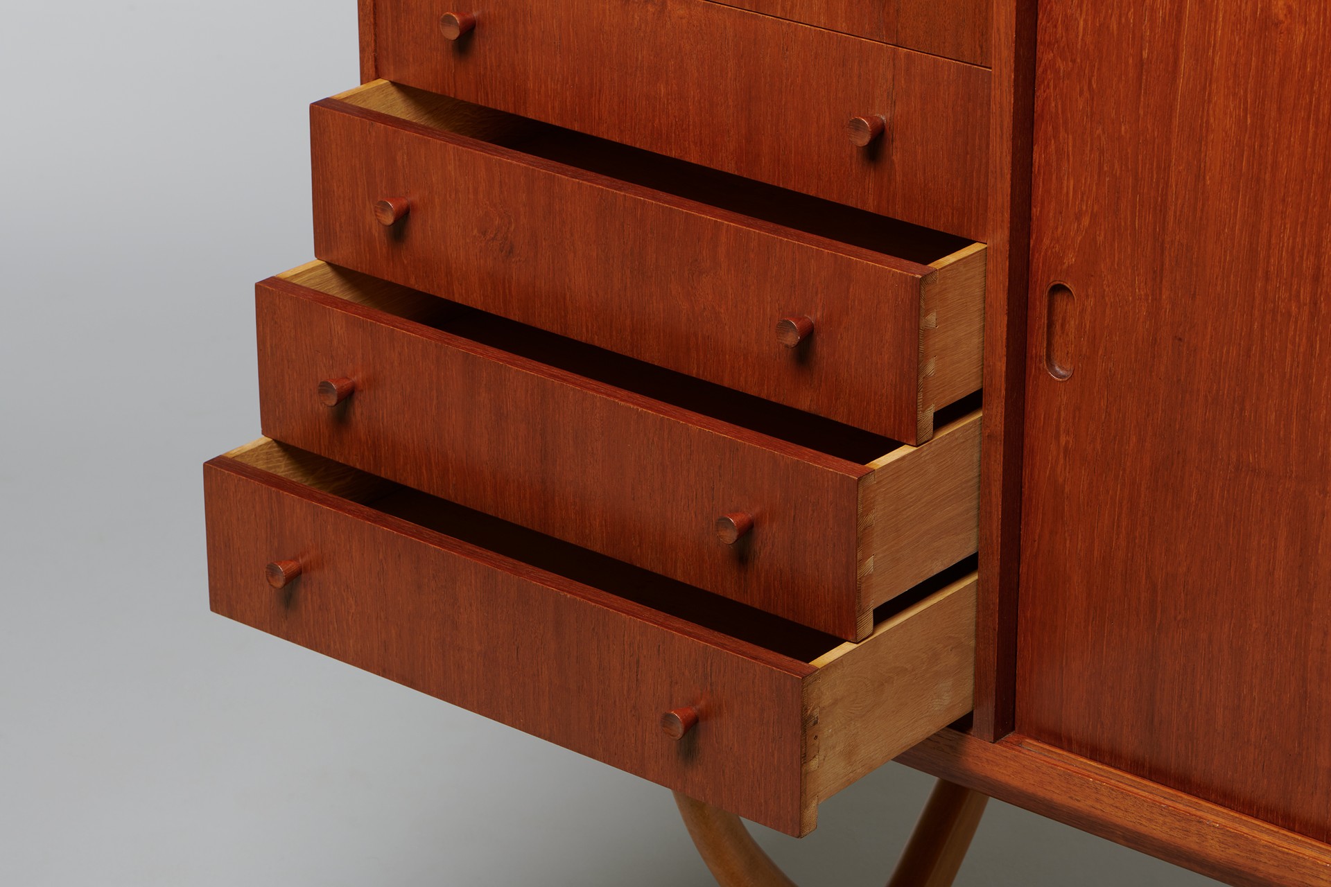 Cabinet image 6