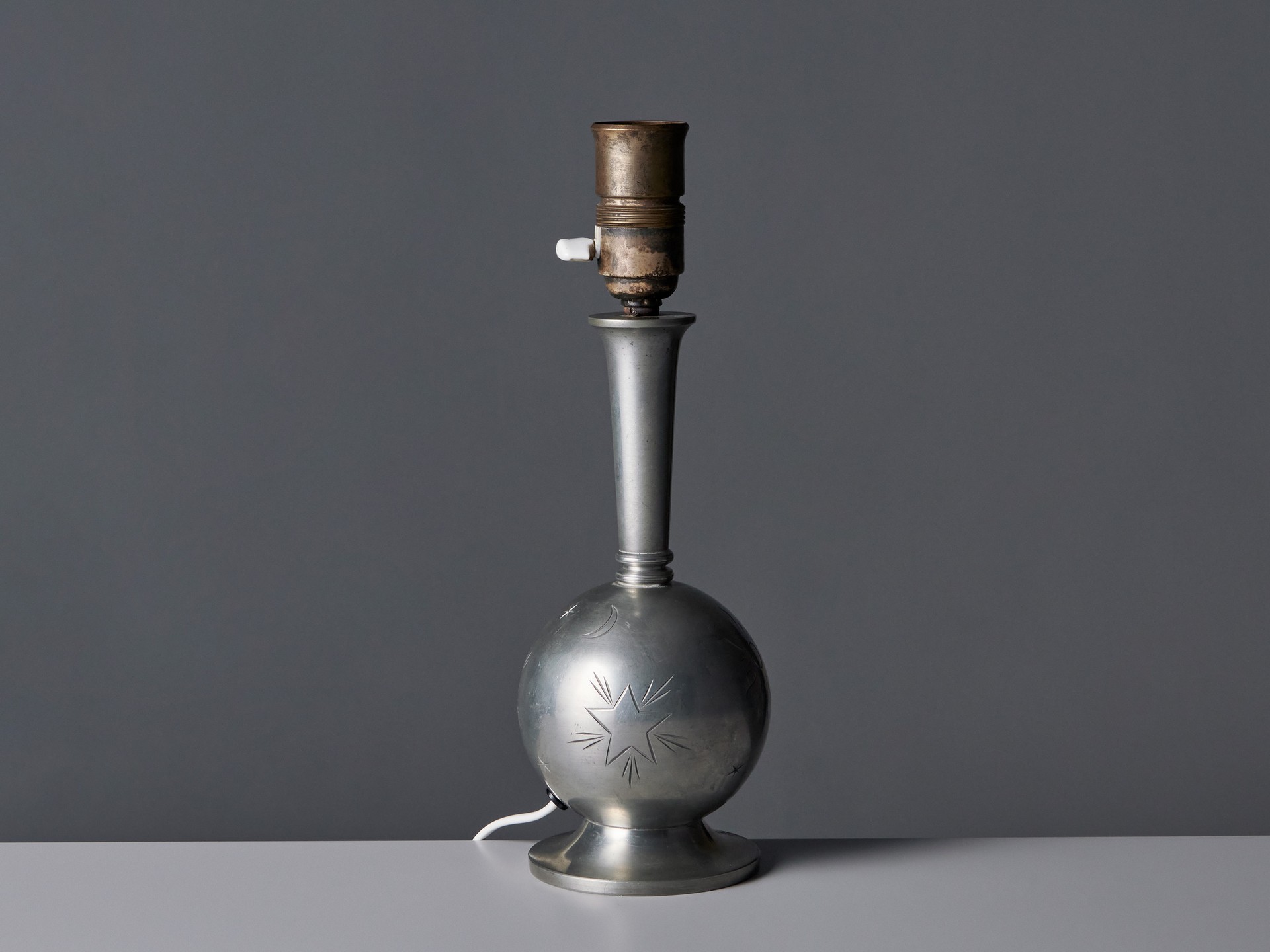 Table Lamp image 3