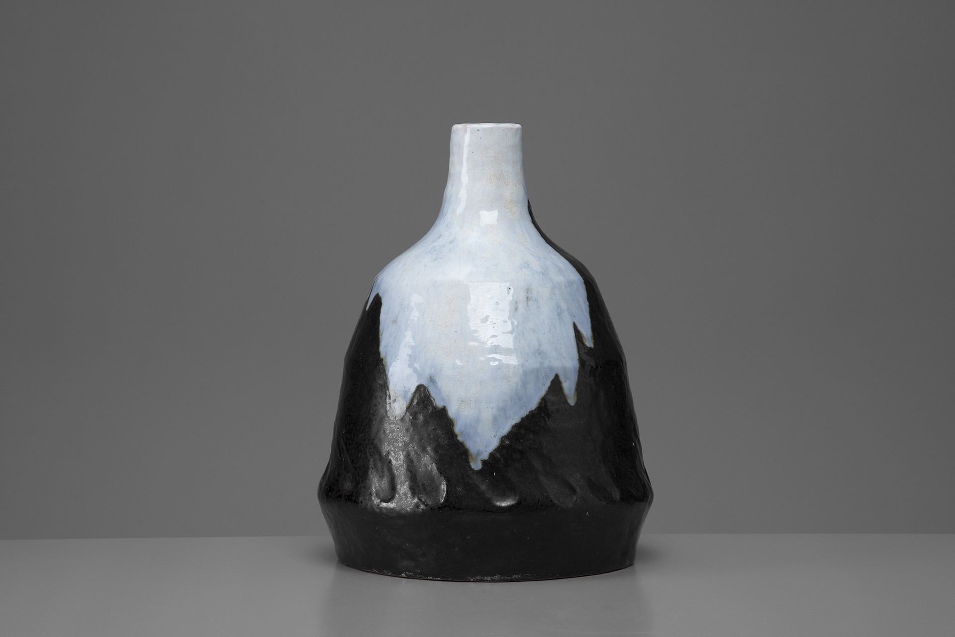 Vase image 3