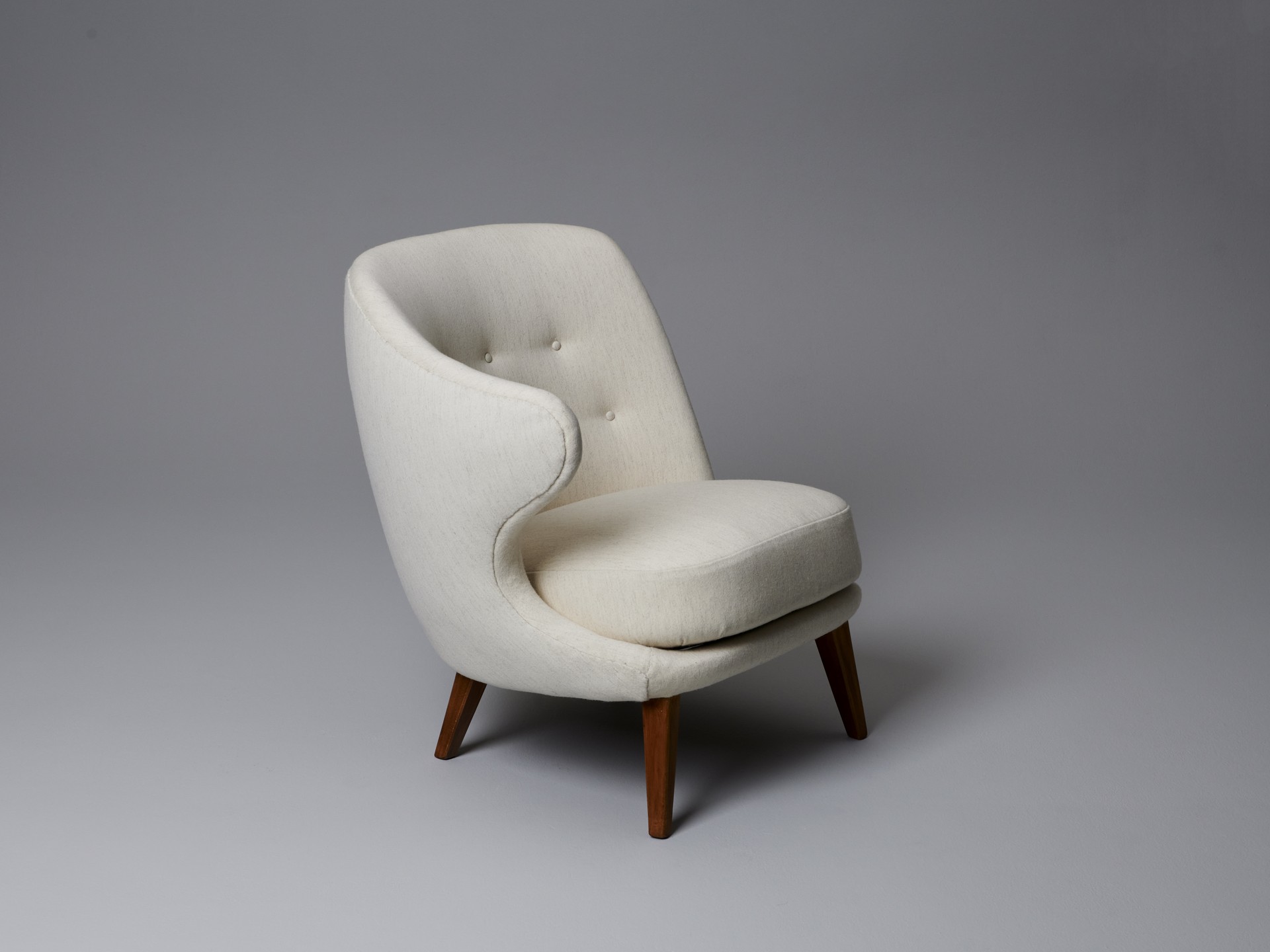'Gary / Thumb' Armchair image 3