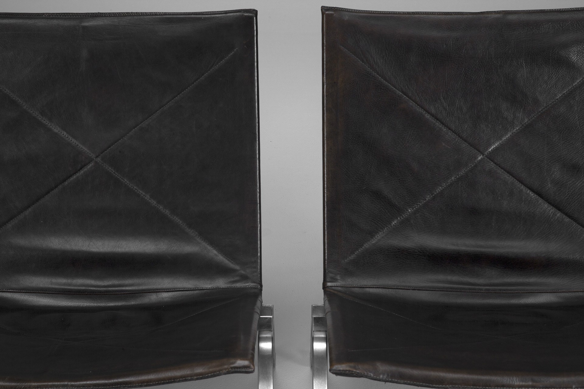 Pair of PK 22 chairs image 3