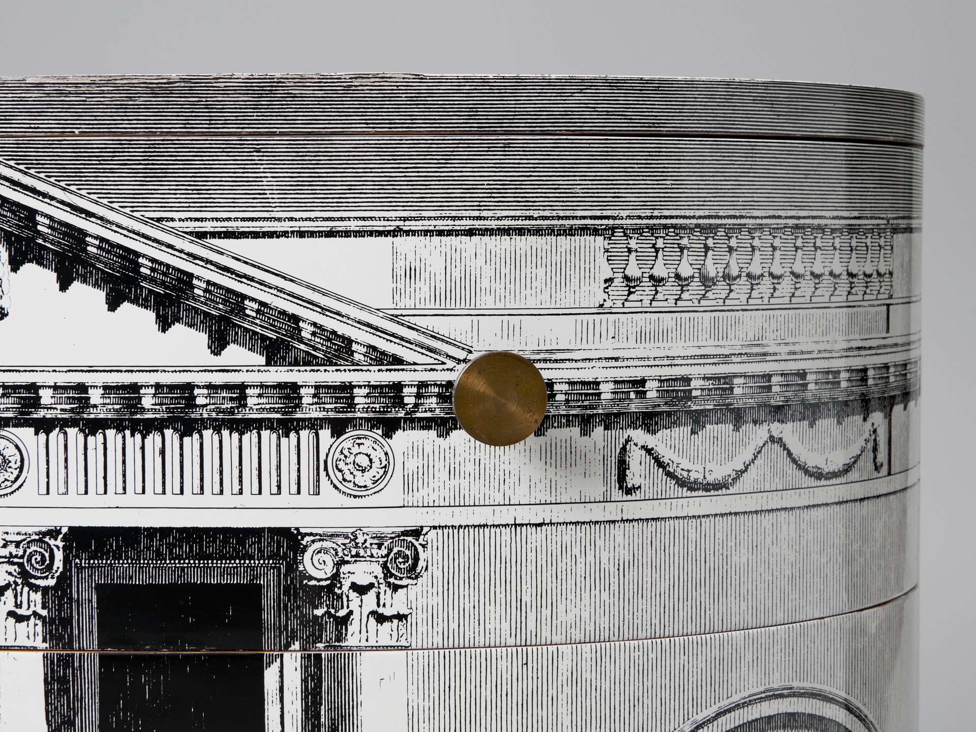 'Palladiana' Chest of Drawers image 5