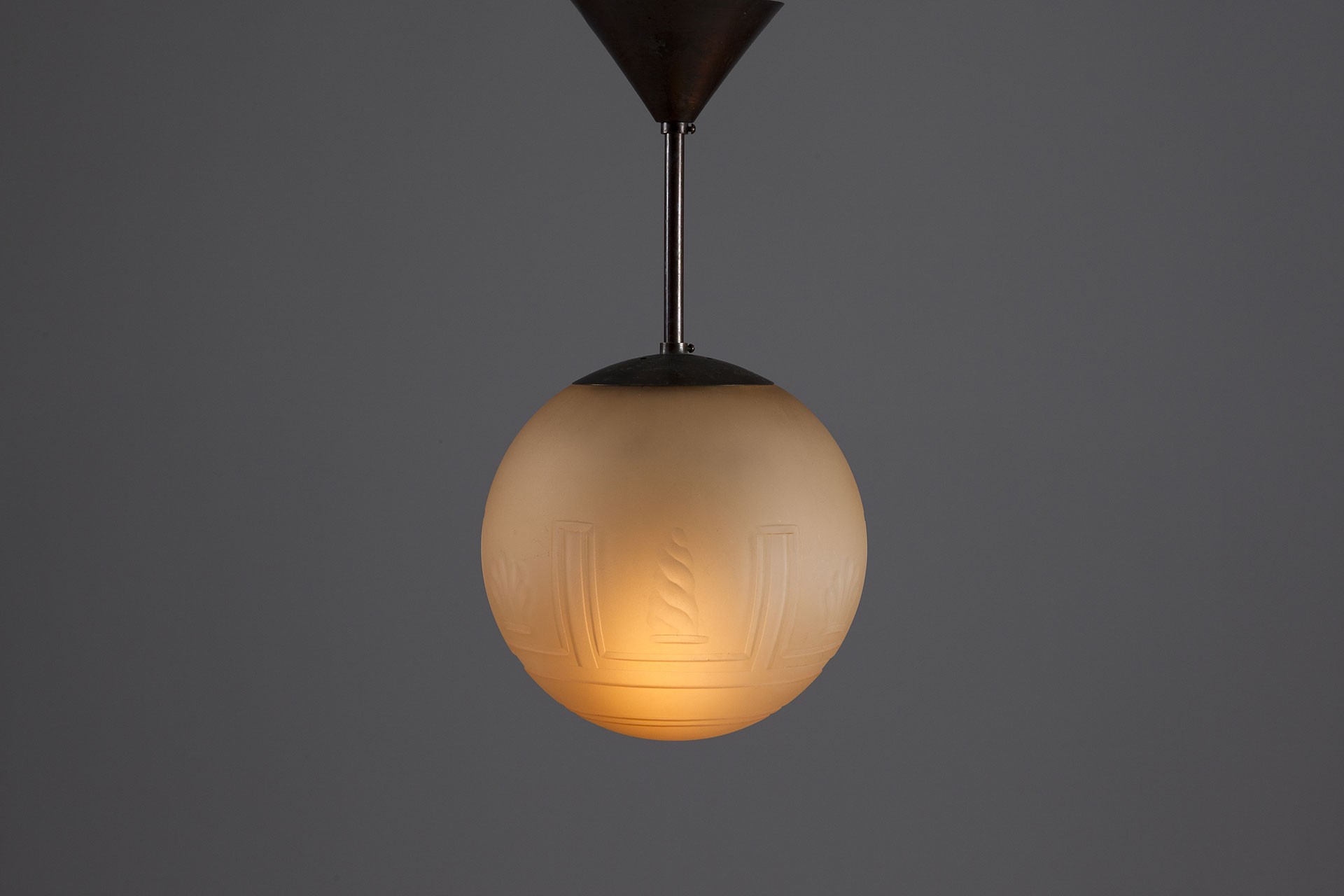 Globe lamp
