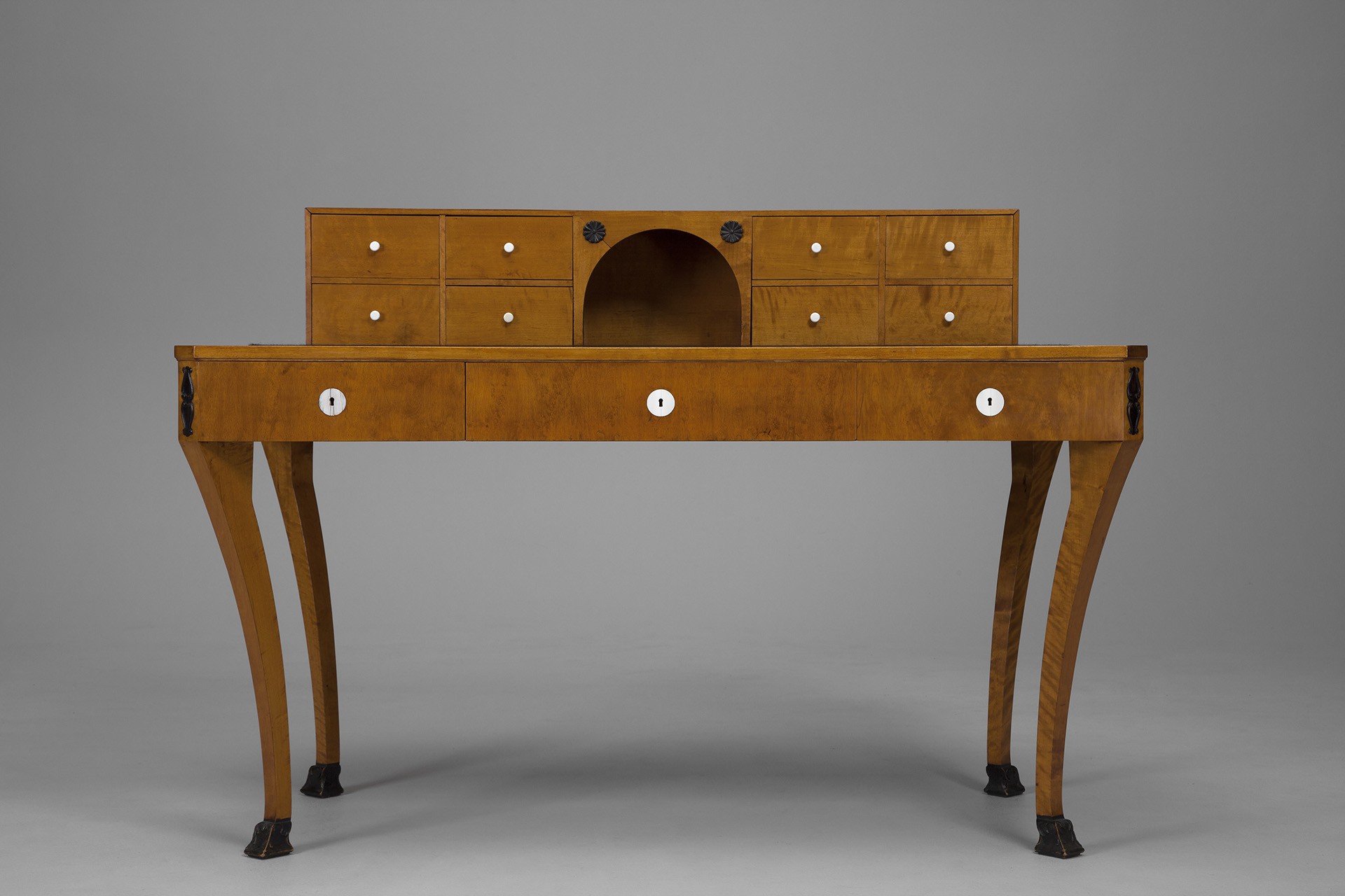 Desk and Chair image 3