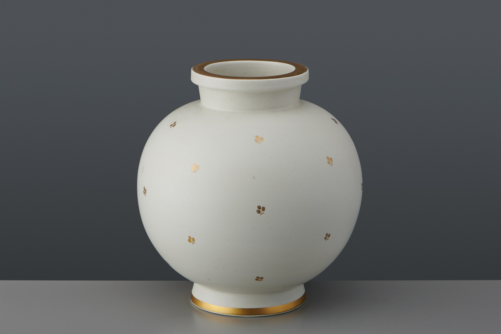 'Carrara' Vase